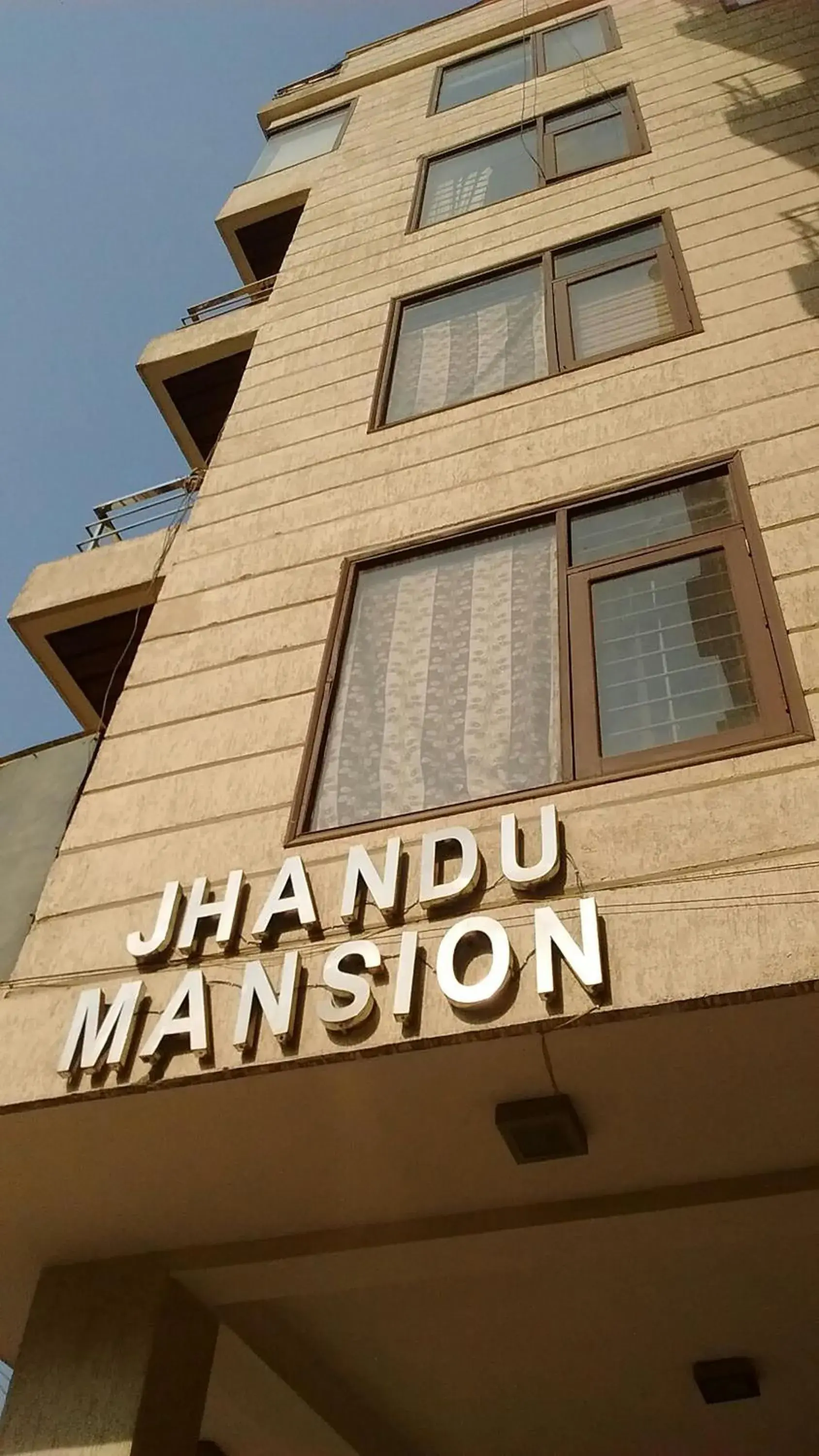 Property building in JHouse near Bhikaji Property building in JHouse near Bhikaji