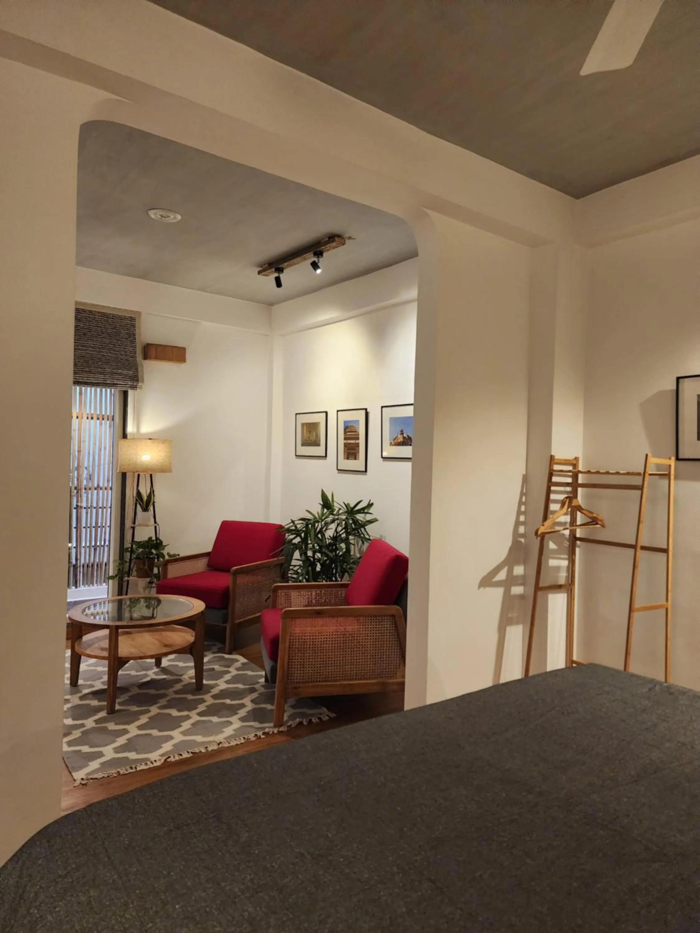 Living room, Bed in JHouse near Bhikaji