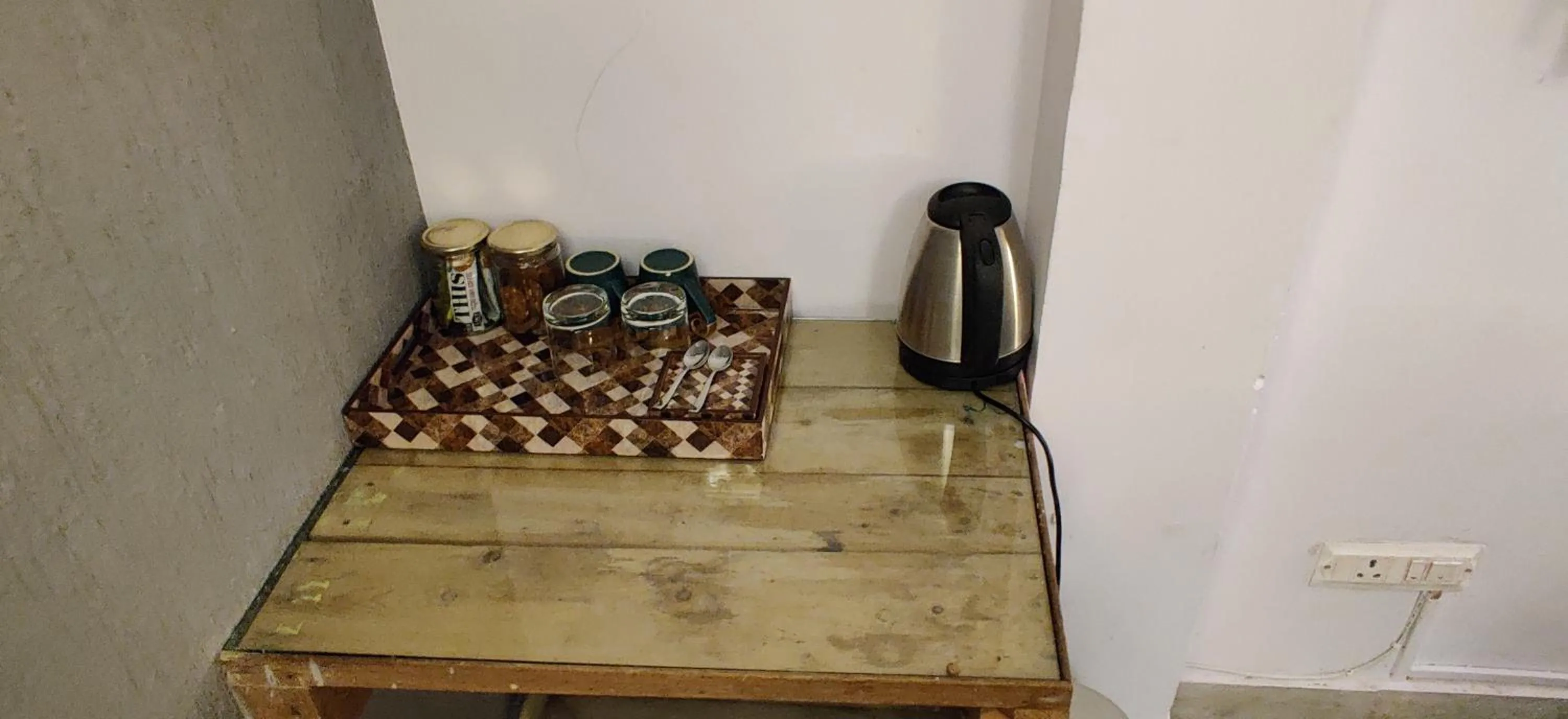 Coffee/tea facilities in JHouse near Bhikaji