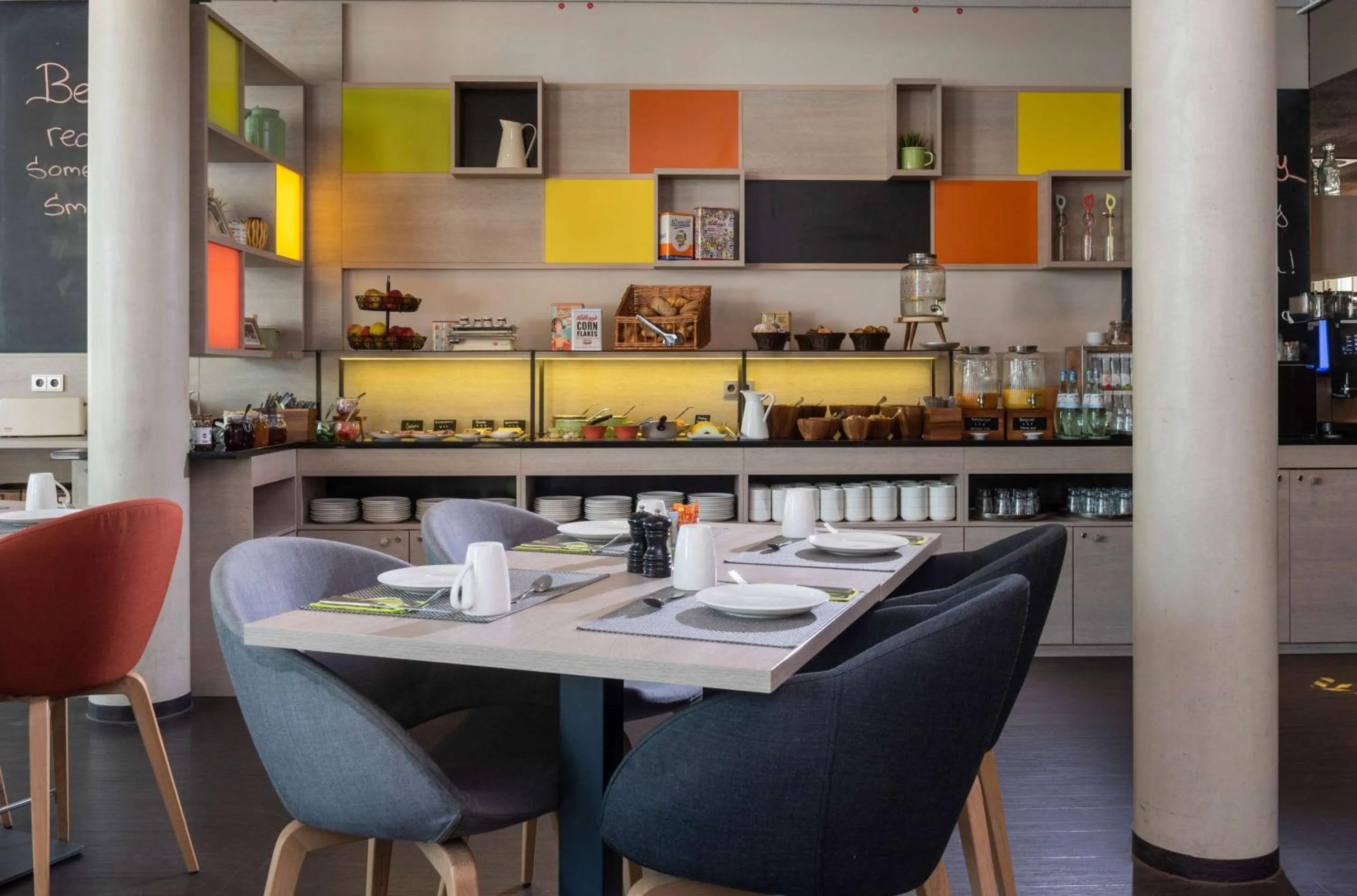 Restaurant/places to eat in Vienna House Easy by Wyndham Osnabrück City & Apartments