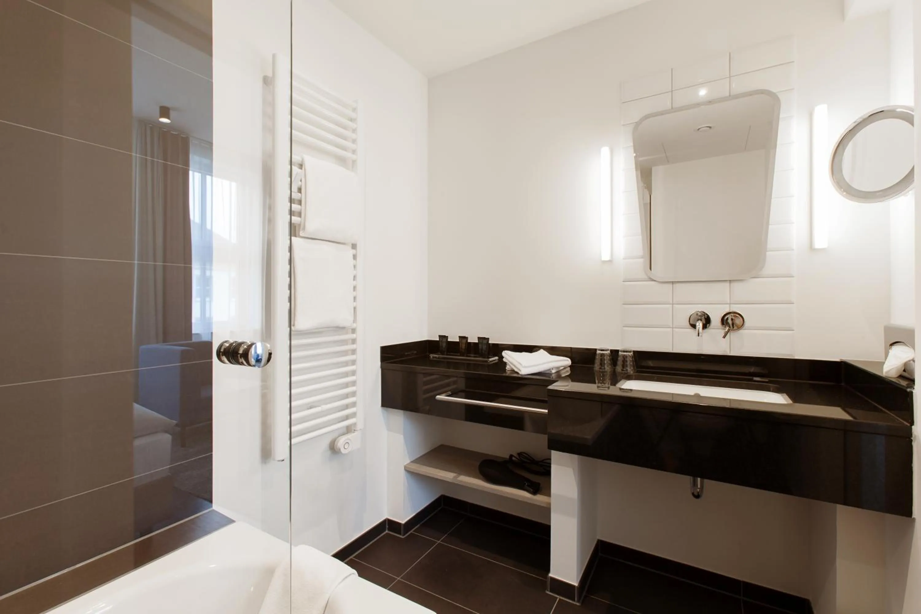 Bathroom in Vienna House Easy by Wyndham Osnabrück City & Apartments