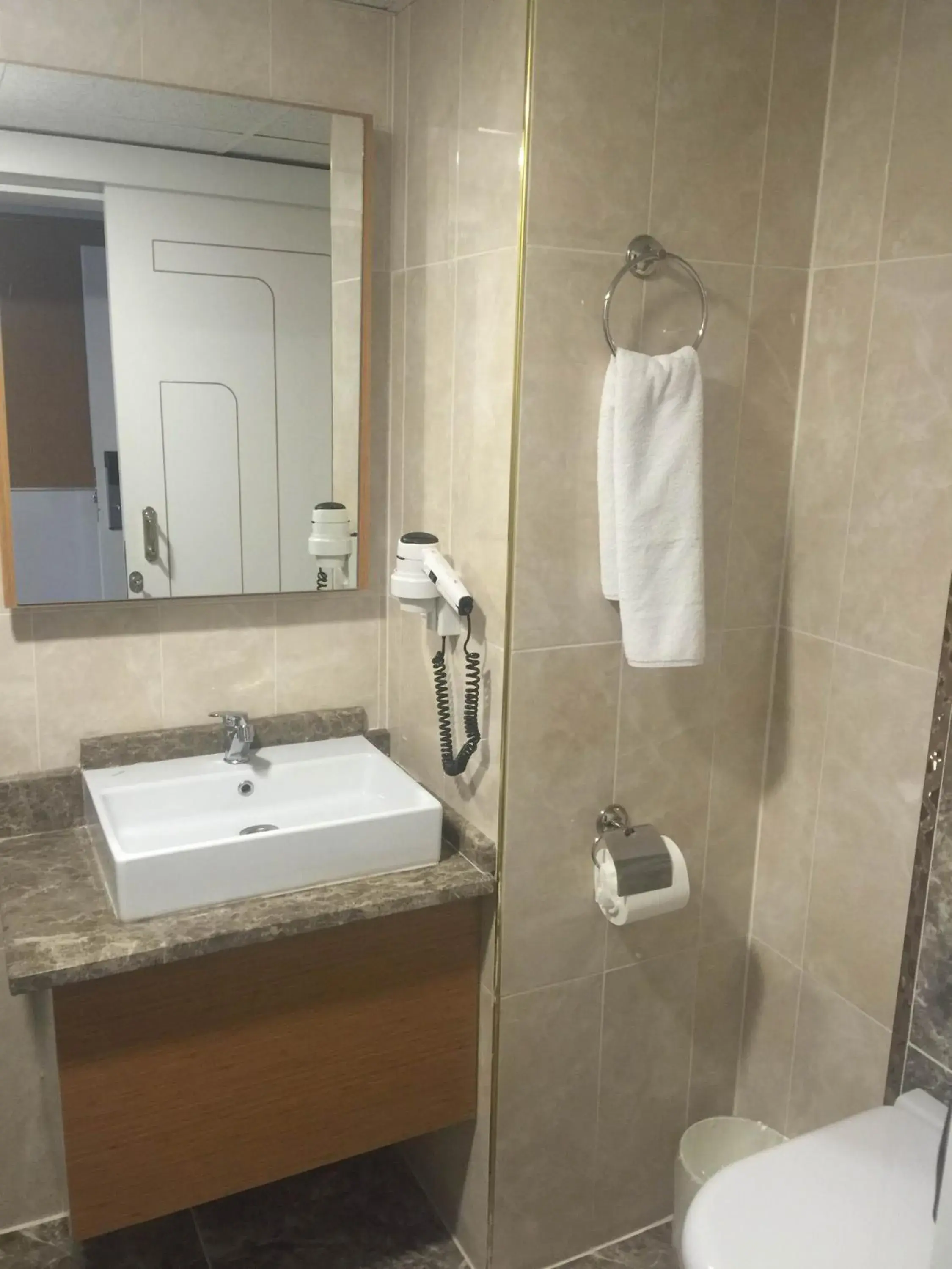 Bathroom in Grand Kayalar Hotel