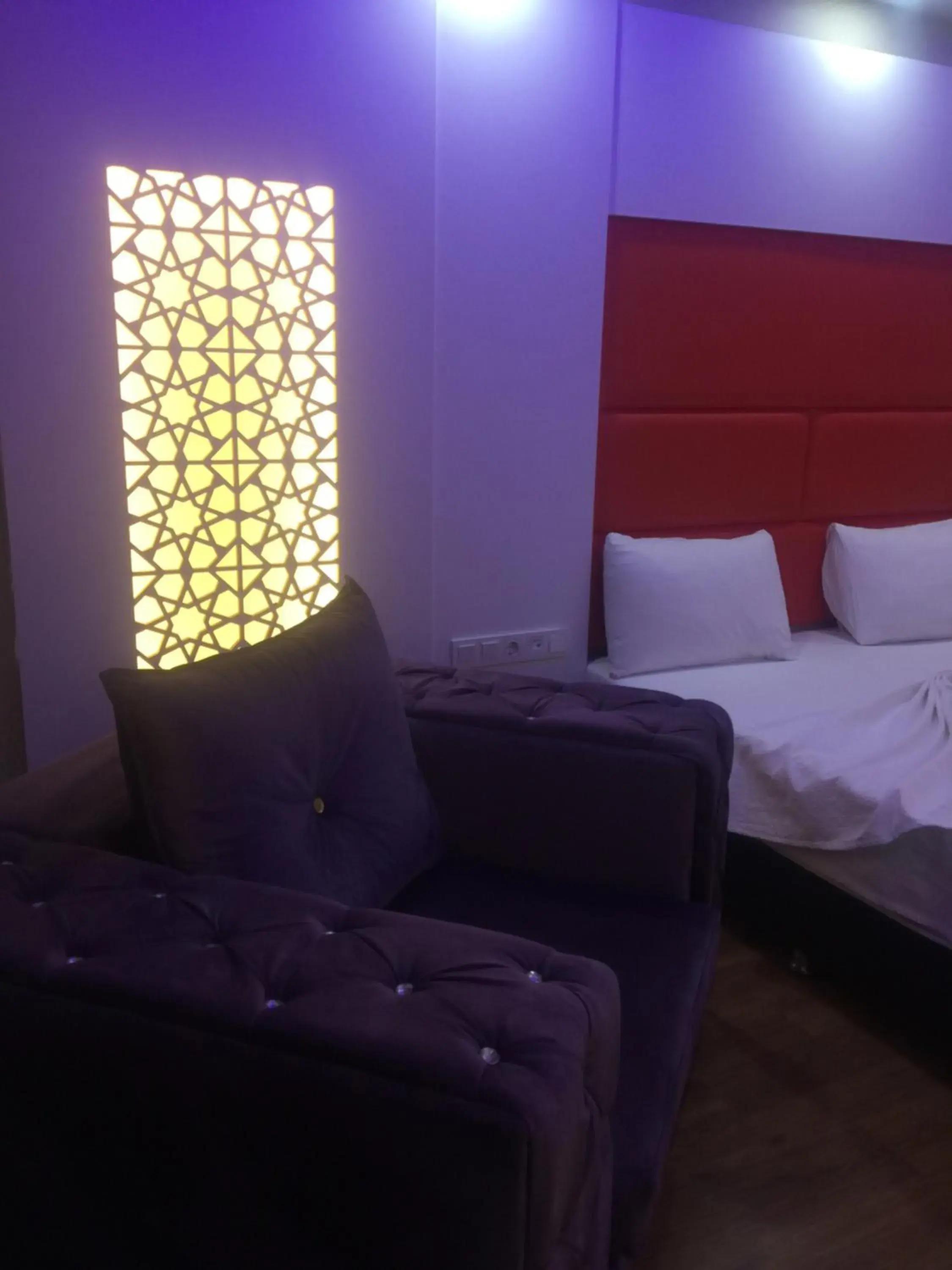 Seating area, Bed in Grand Kayalar Hotel