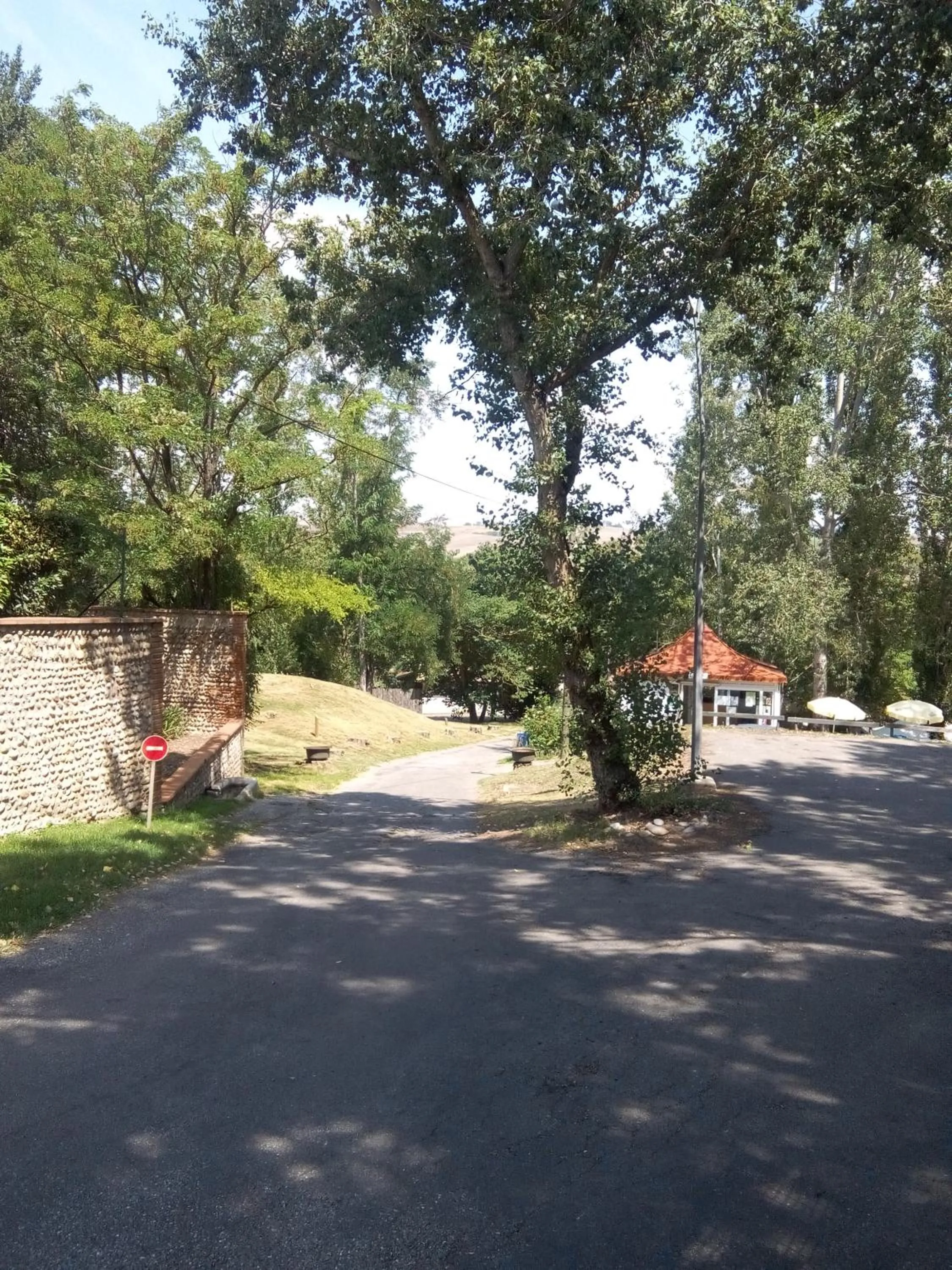 Facade/entrance in La Bastide