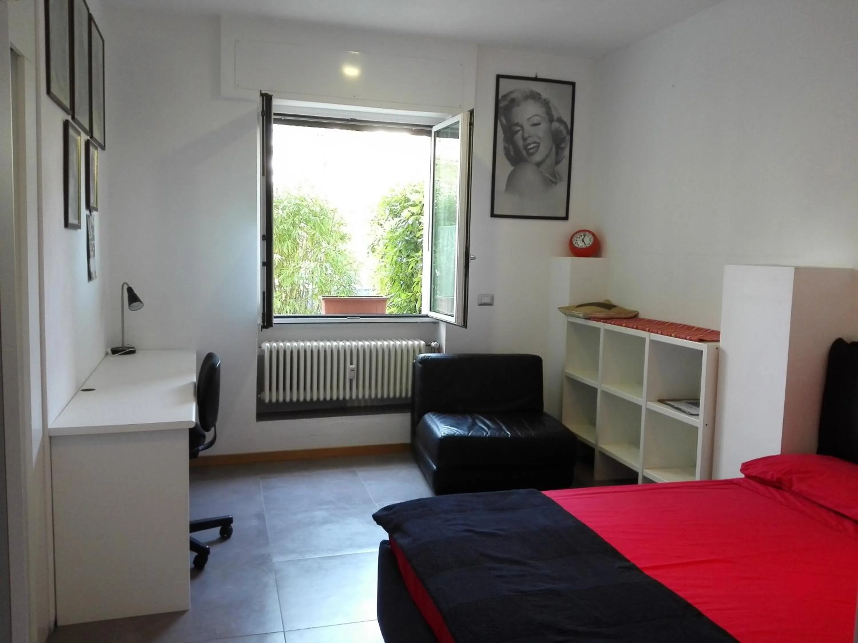 Day, Bed in B&B Rosa Blu