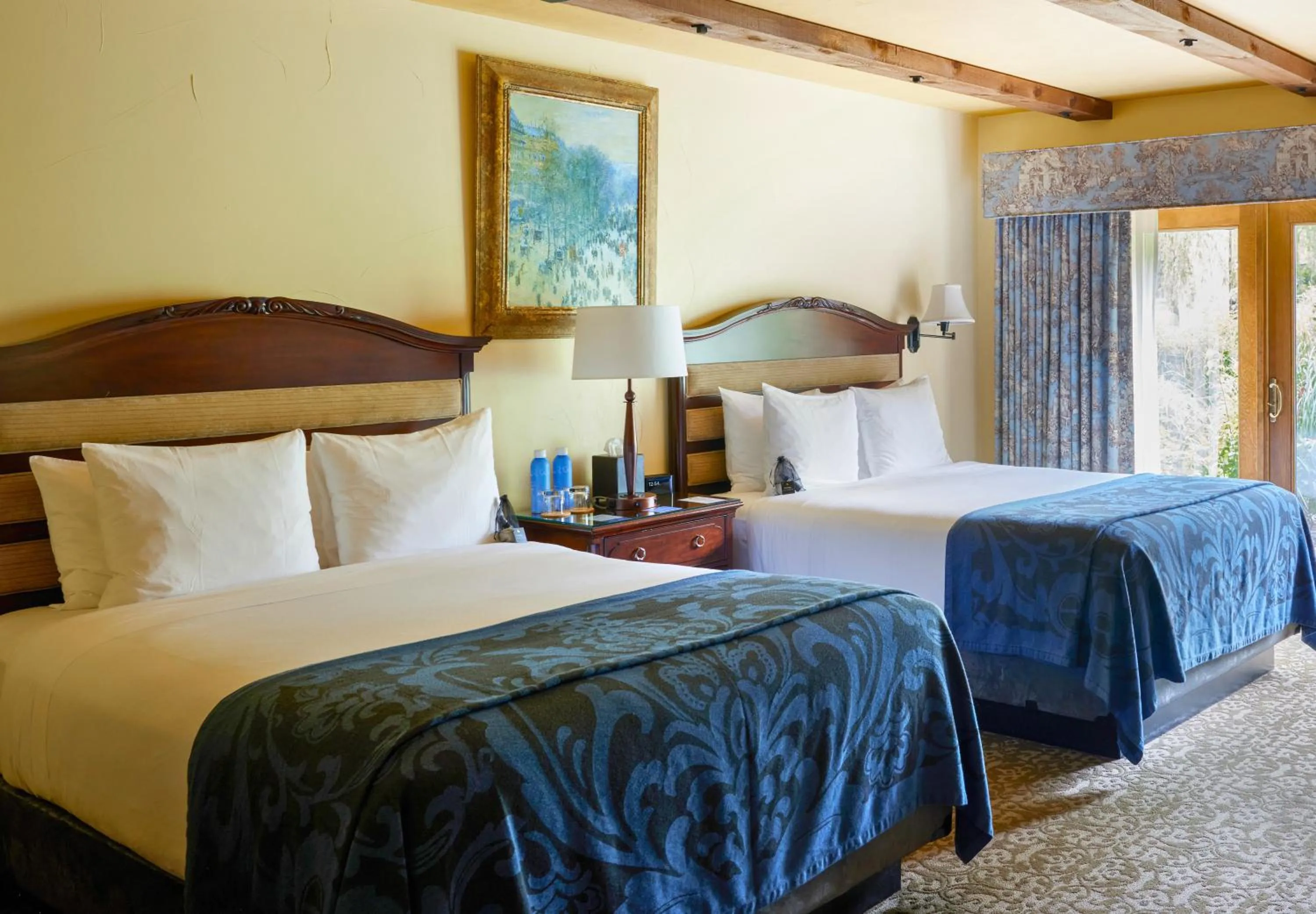 Bedroom, Bed in Mirbeau Inn & Spa - Skaneateles