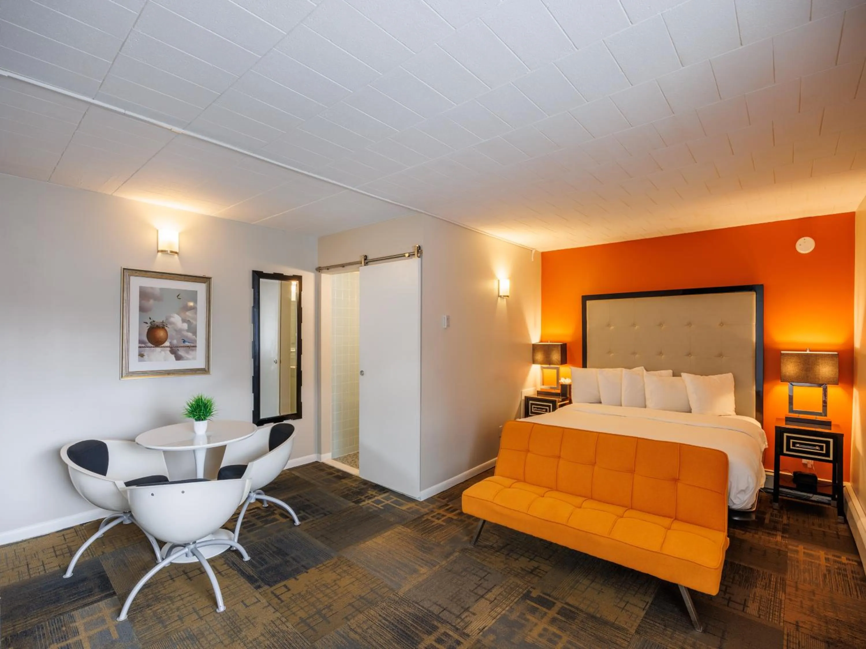 Photo of the whole room, Bed in Hotel Royal Oak