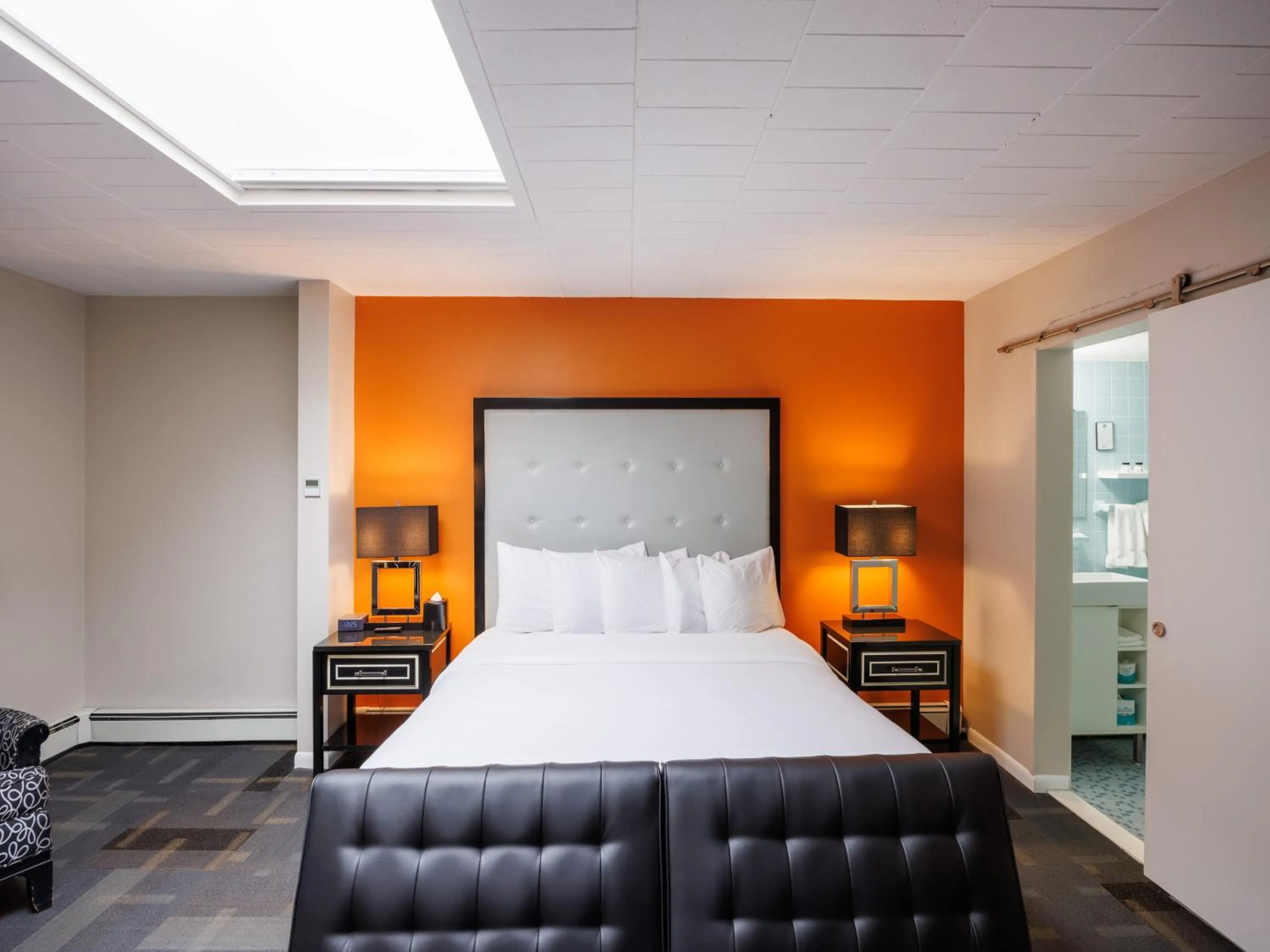 Bed in Hotel Royal Oak