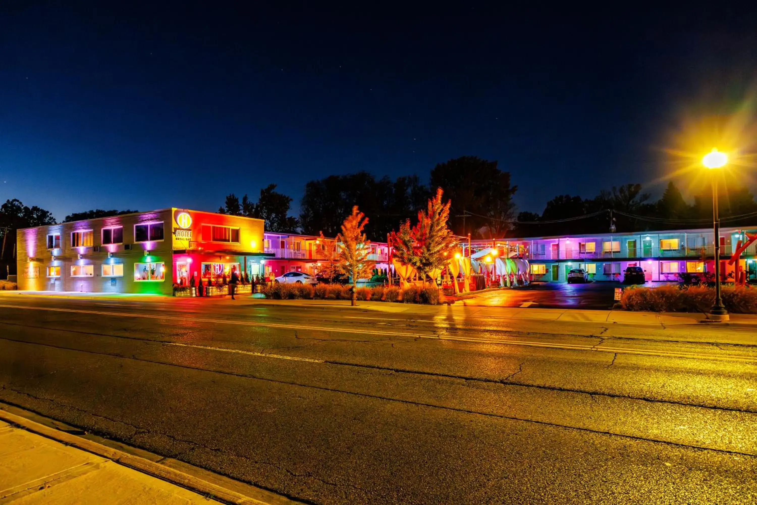 Property building in Hotel Royal Oak Property building in Hotel Royal Oak