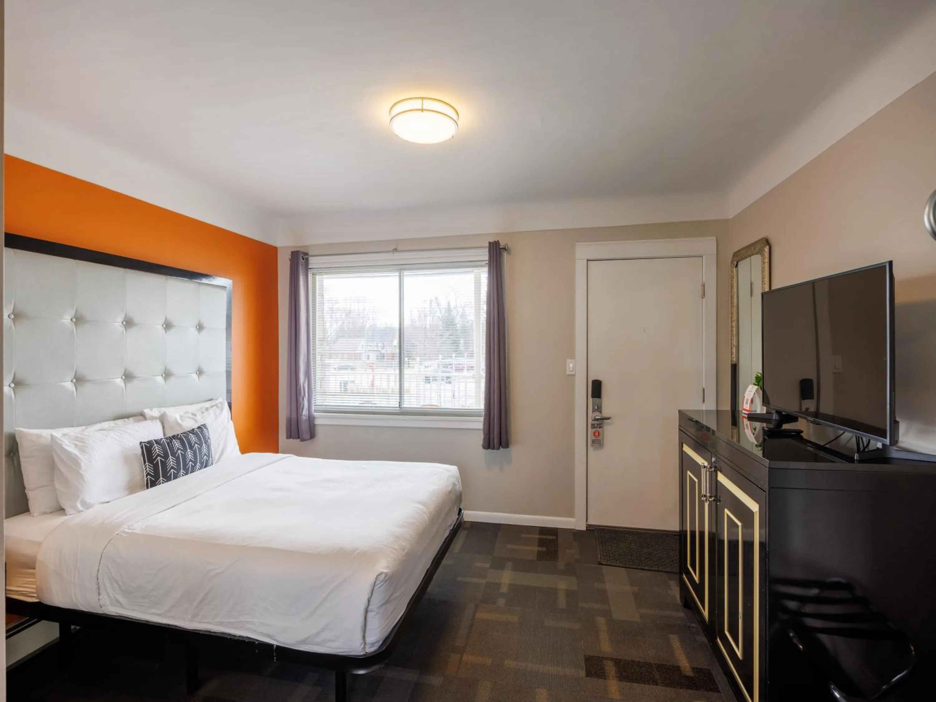 Photo of the whole room, Bed in Hotel Royal Oak