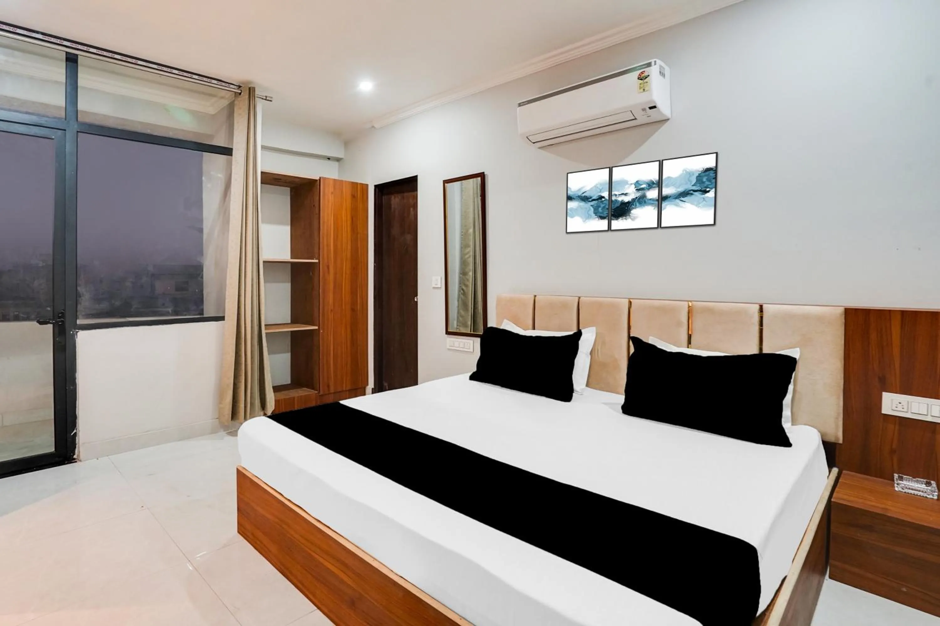 Two-Bedroom House in Hotel Grand Aana Inn