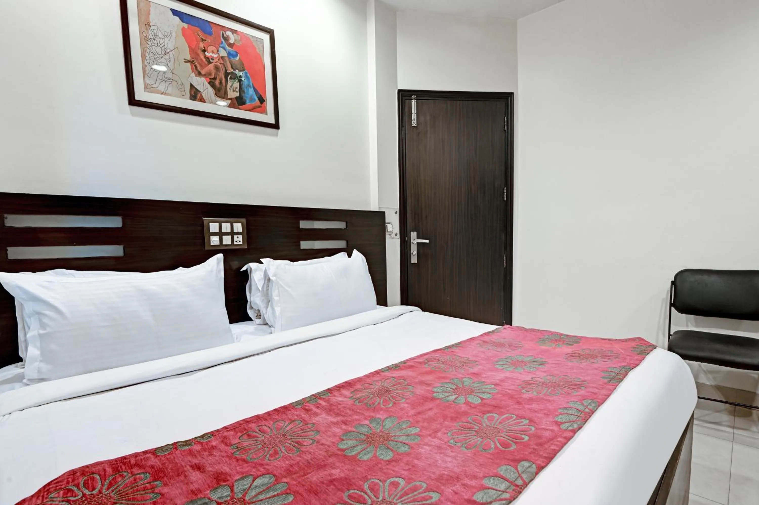 Bed in Hotel Amby Inn by Quadis - Lajpat Nagar