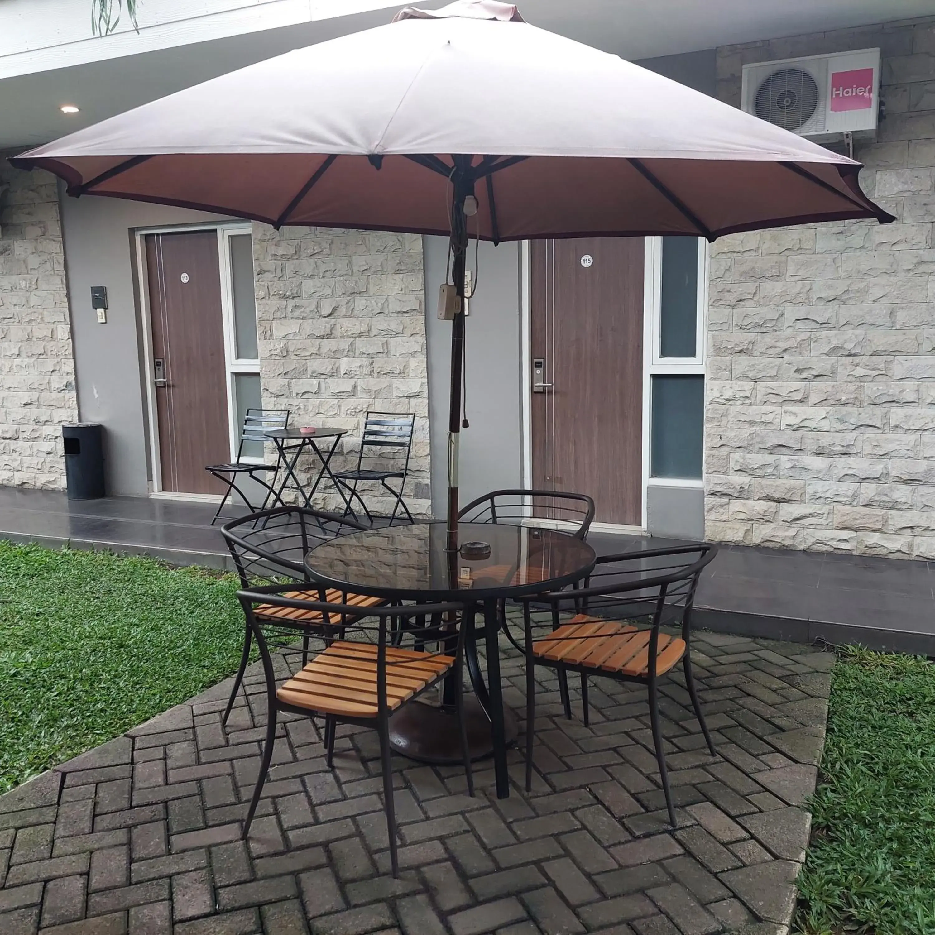 Sunshine Family Homestay near Terminal 1 Juanda Airport Sunshine Family Homestay near Terminal 1 Juanda Airport