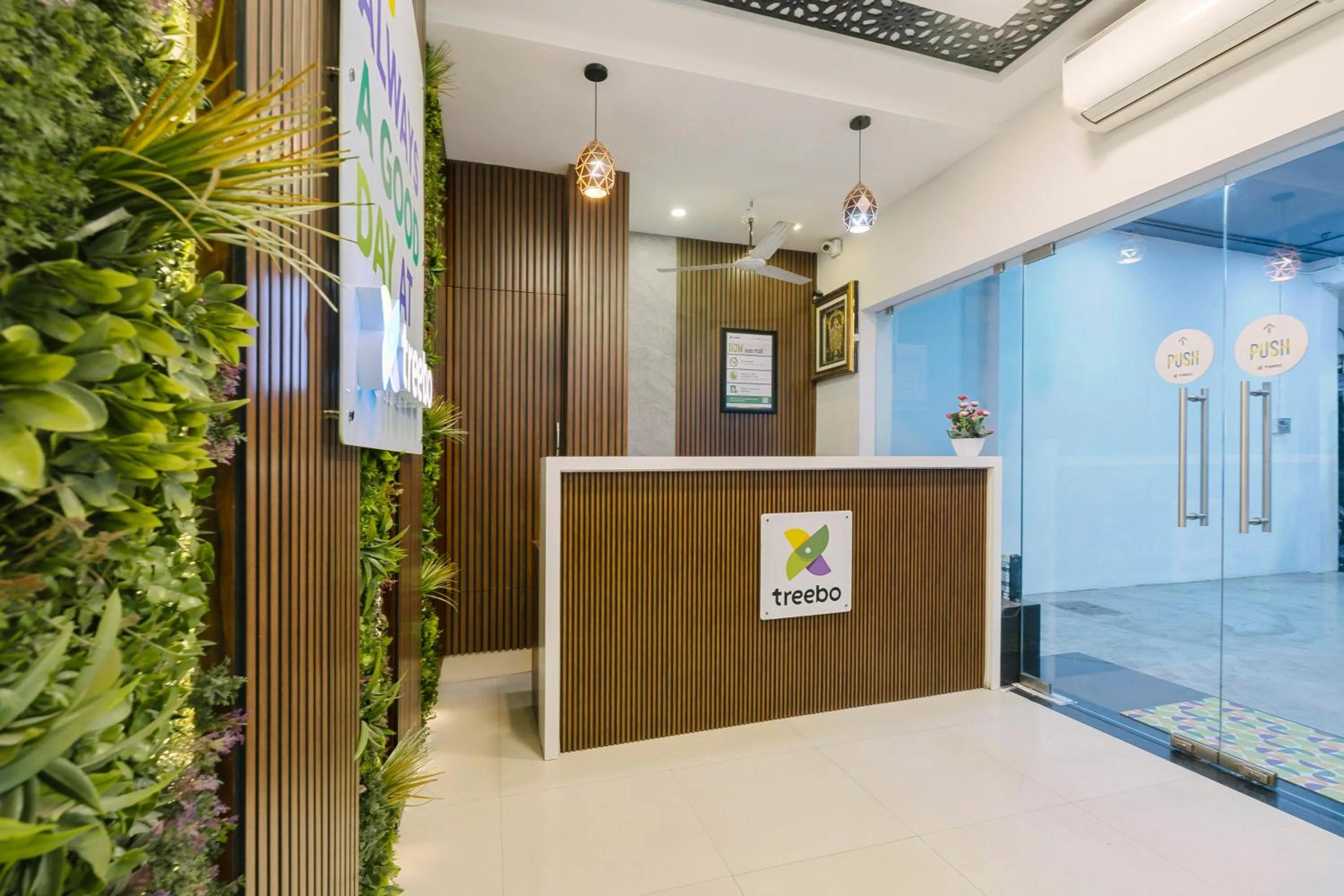 Lobby or reception in Treebo RKH Palace