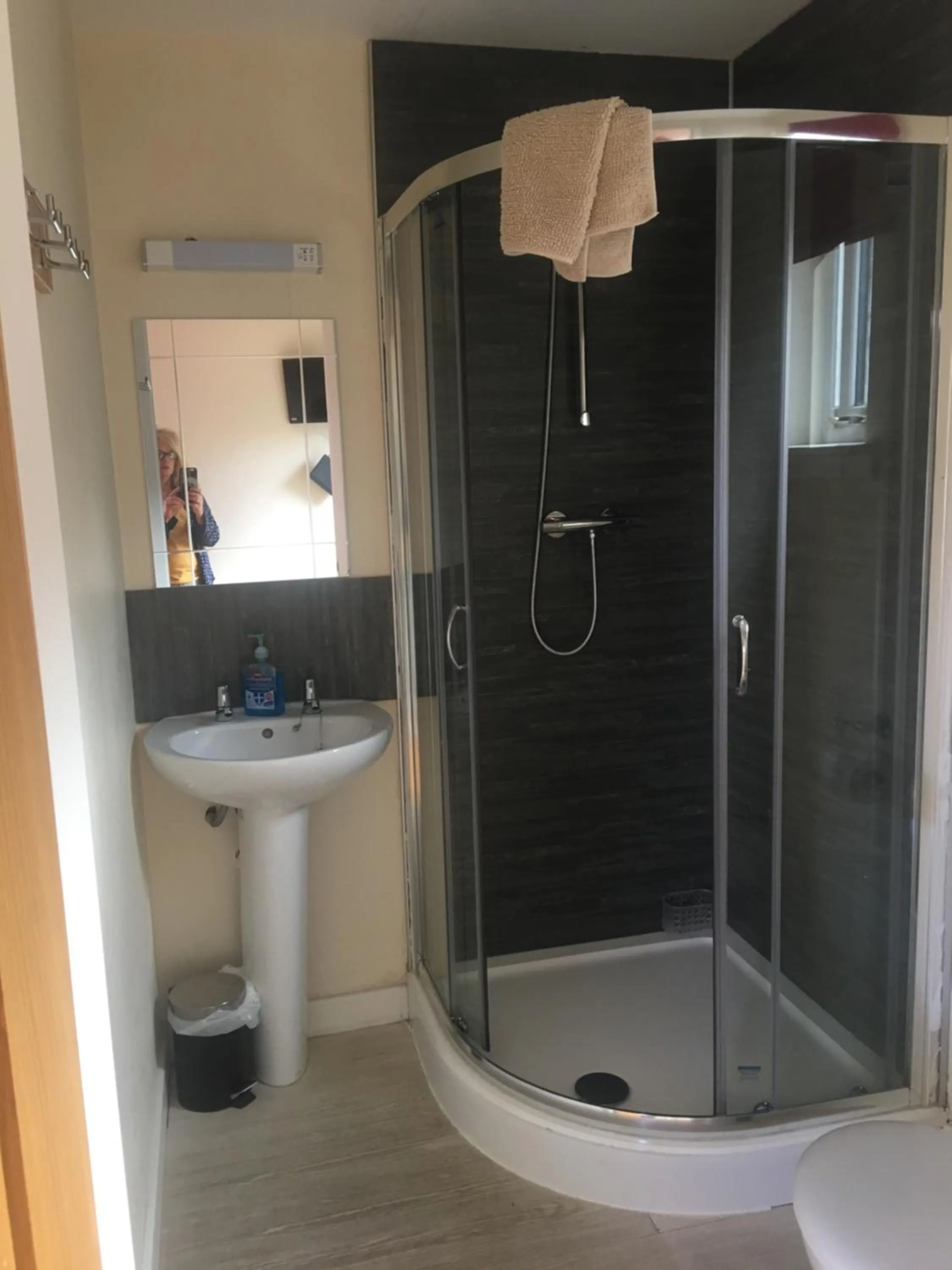 1 Lochness Rooms&Hostel