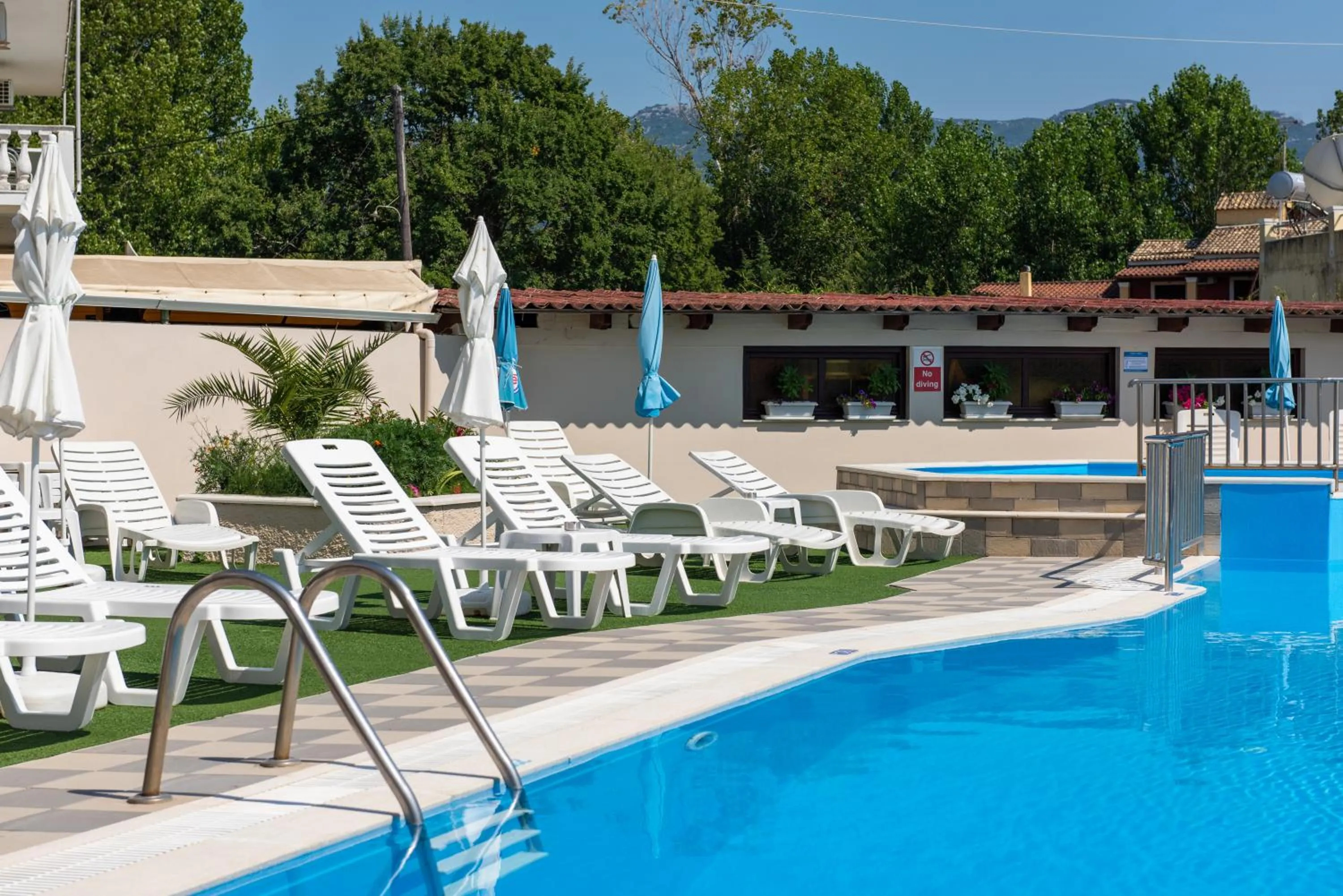 Swimming pool in Aphrodite Beach Hotel Corfu