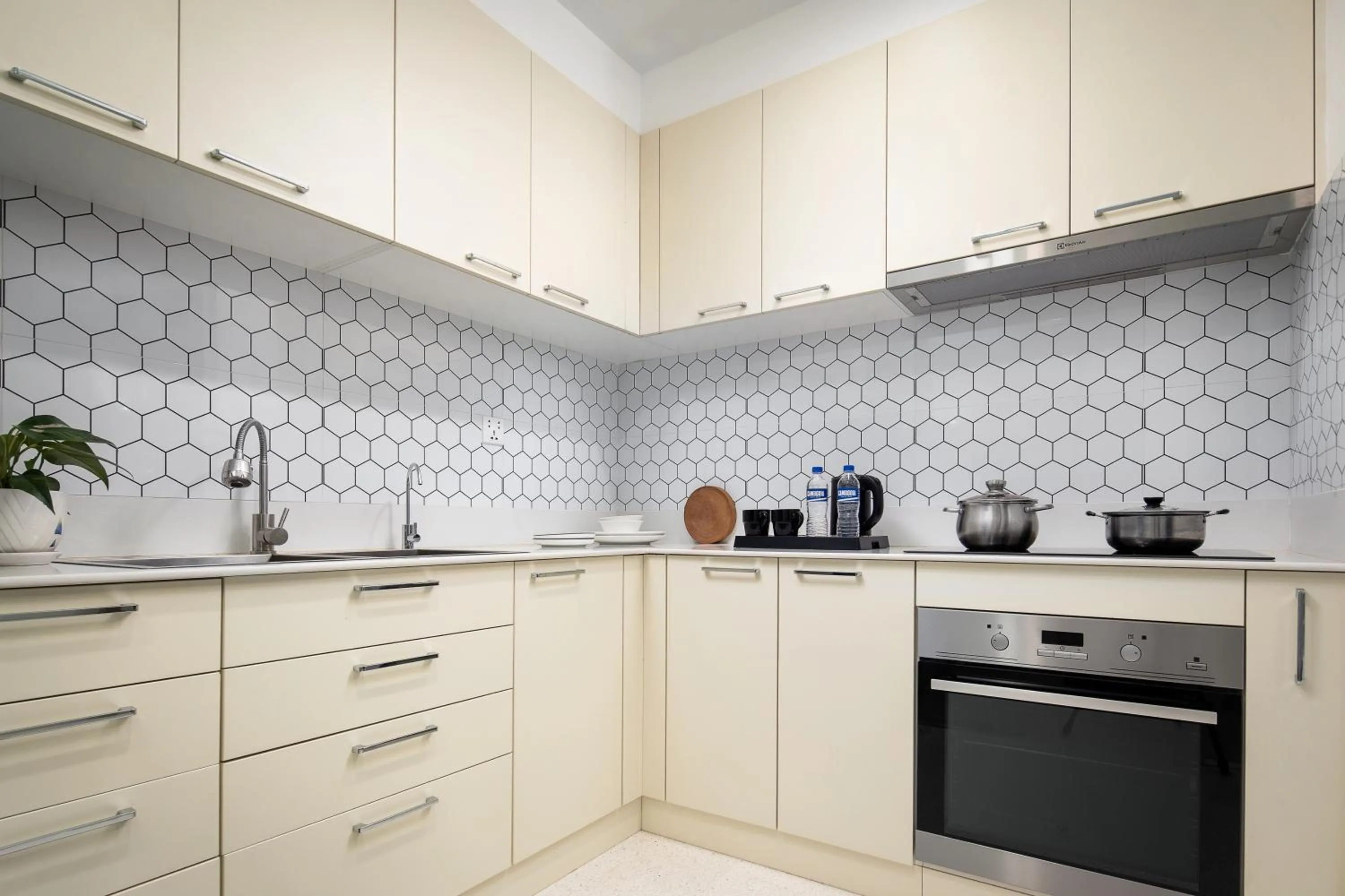 Kitchen or kitchenette in Angkor Mansion & Apartment