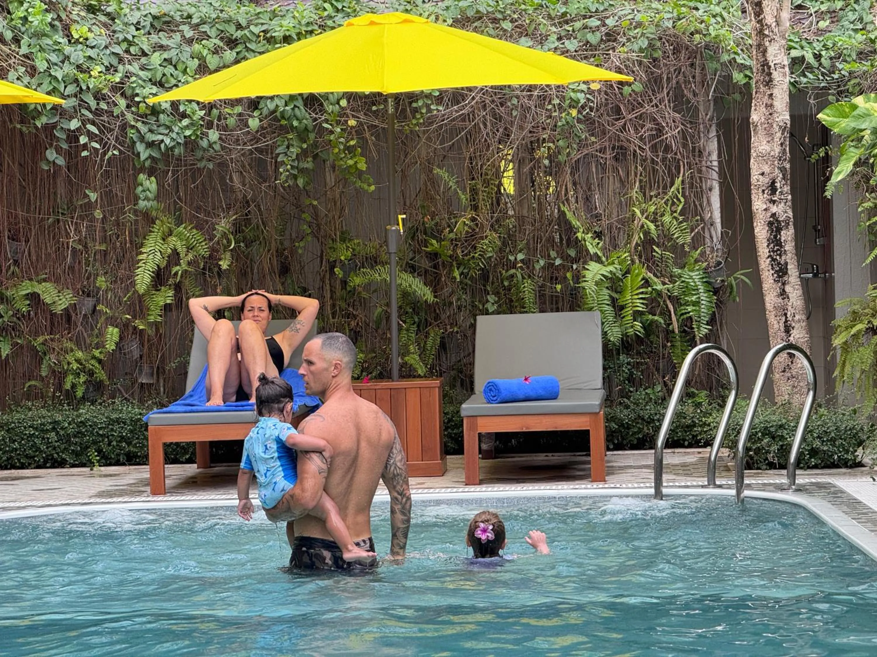 People in Angkor Mansion & Apartment