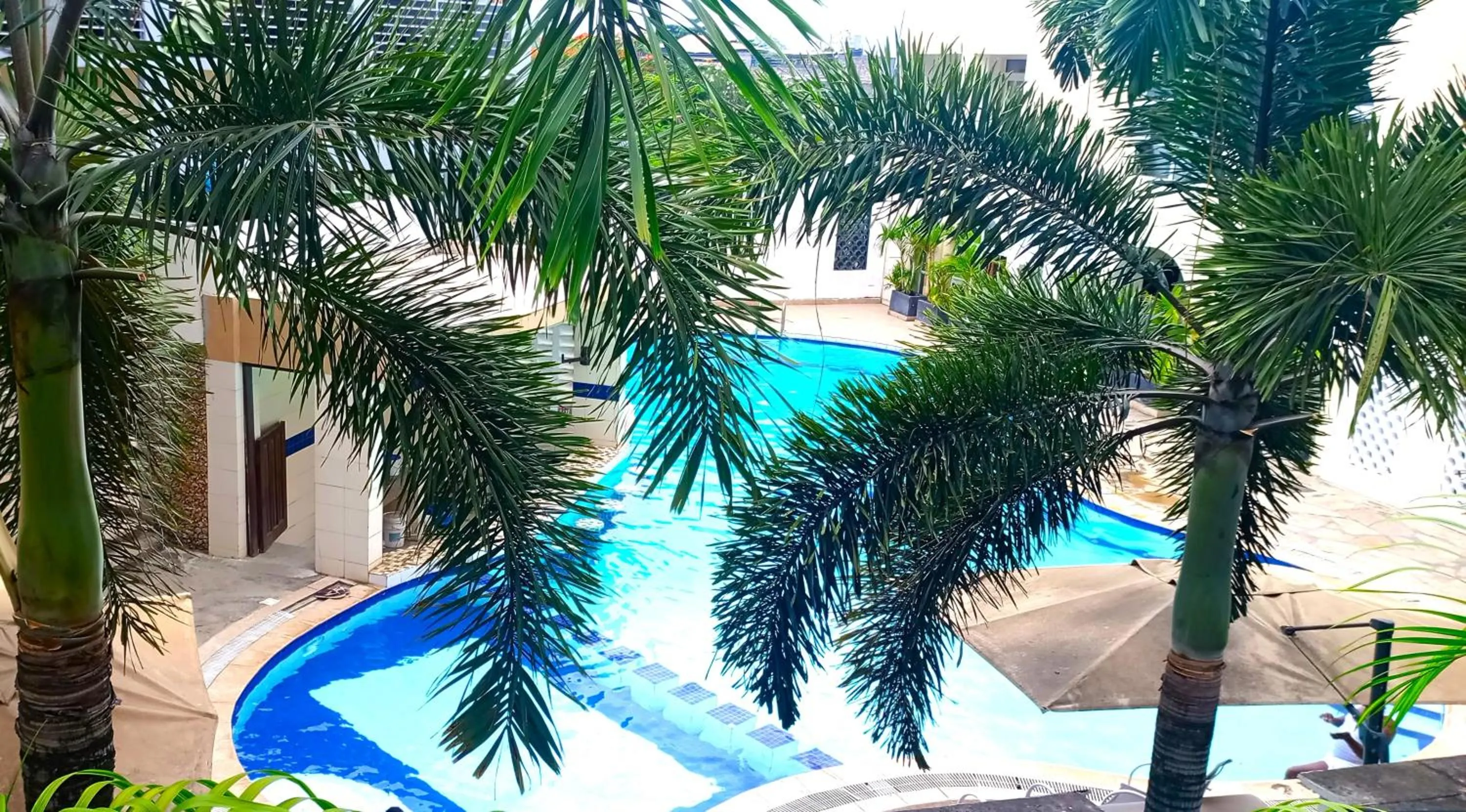 Swimming pool in Gasaro Hotel