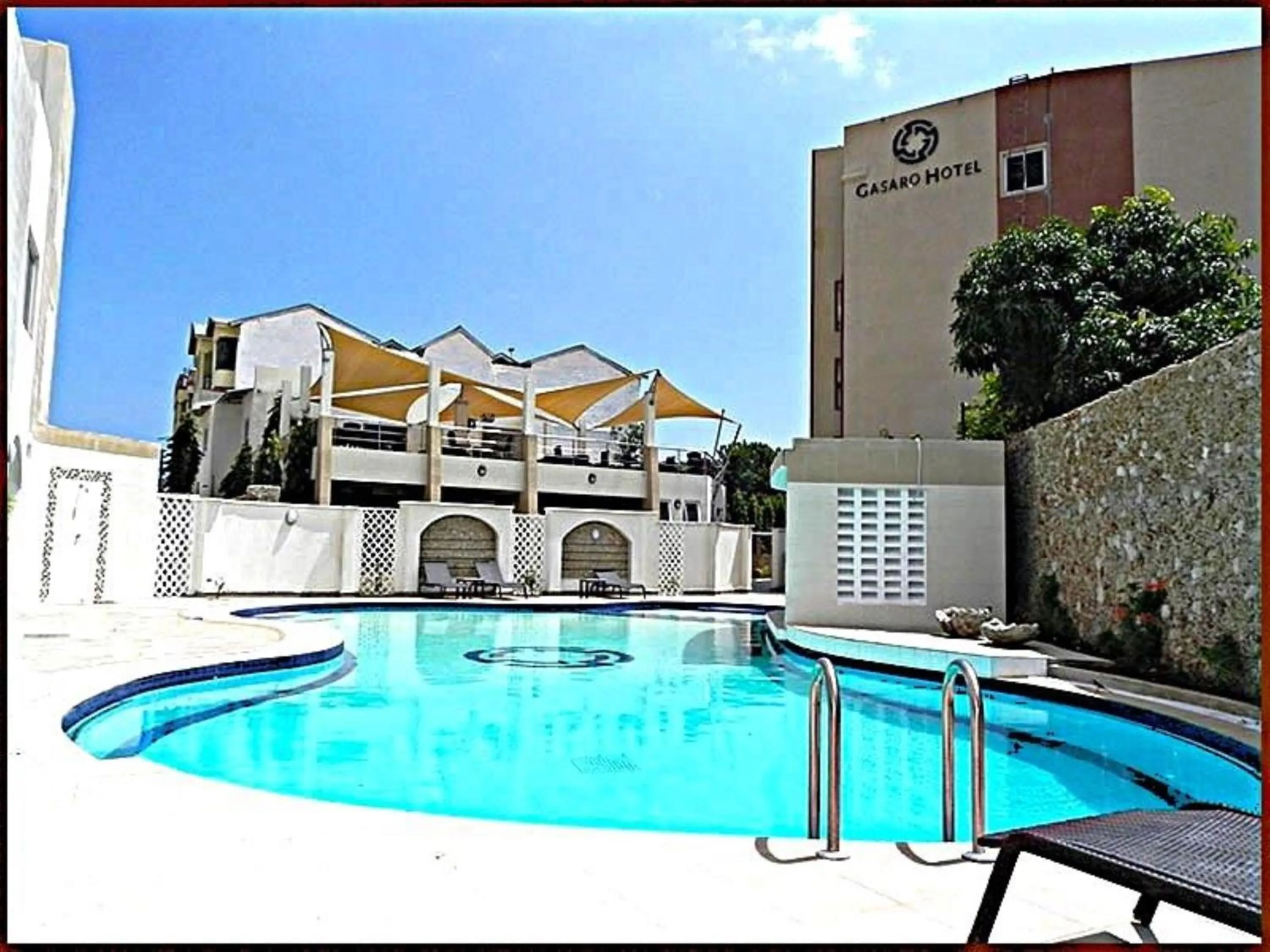 Swimming pool in Gasaro Hotel