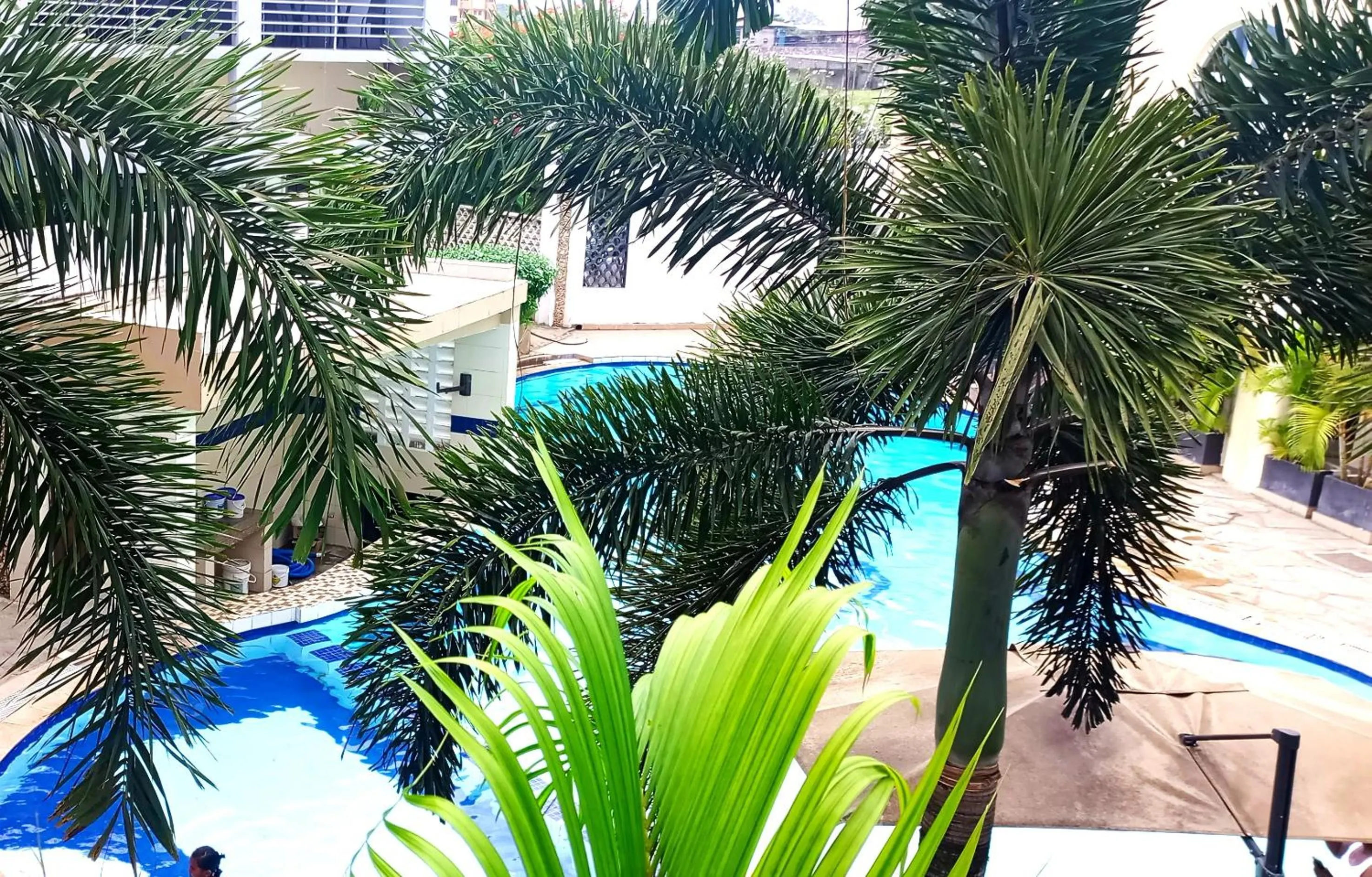 Swimming pool in Gasaro Hotel