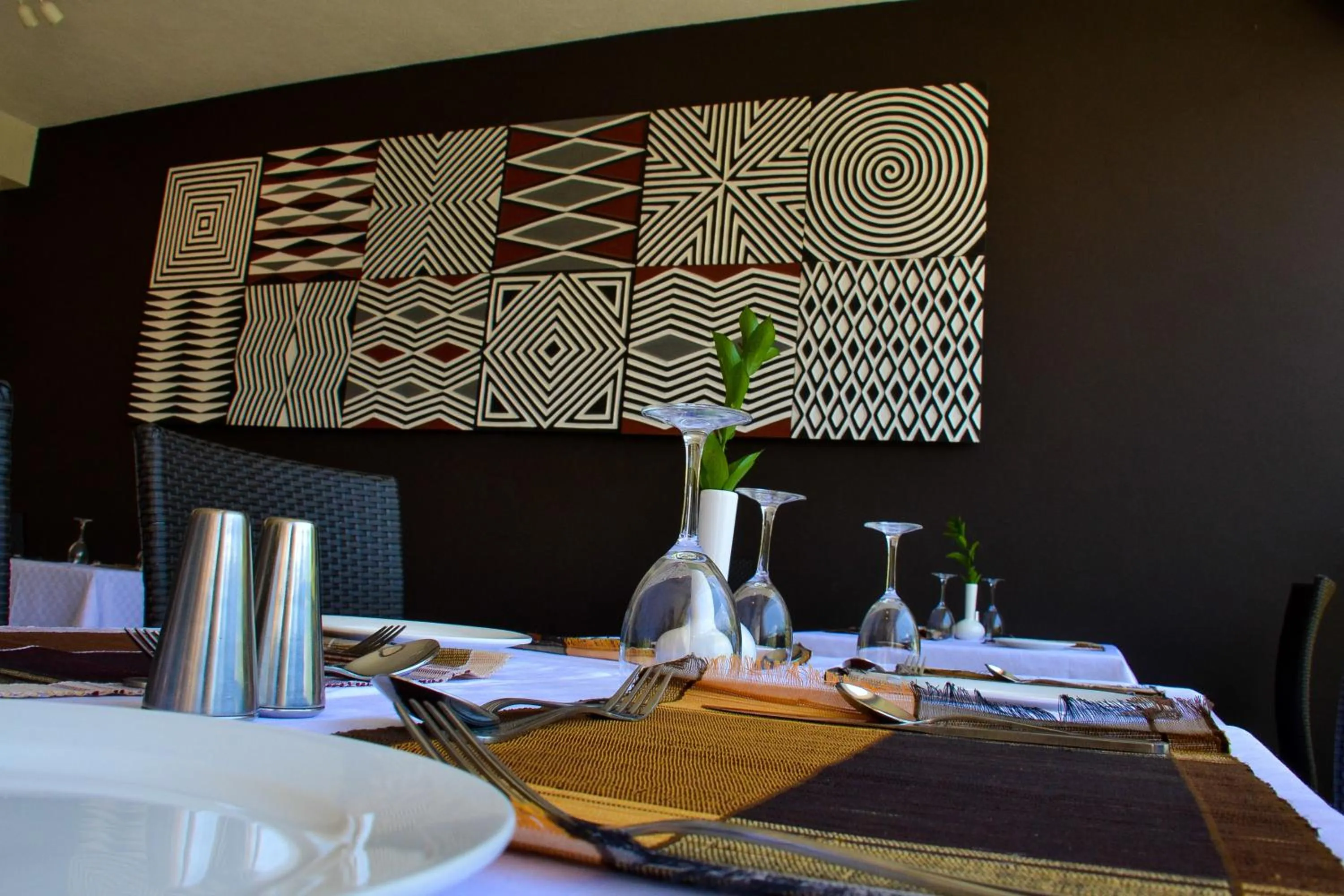 Restaurant/places to eat in Gasaro Hotel