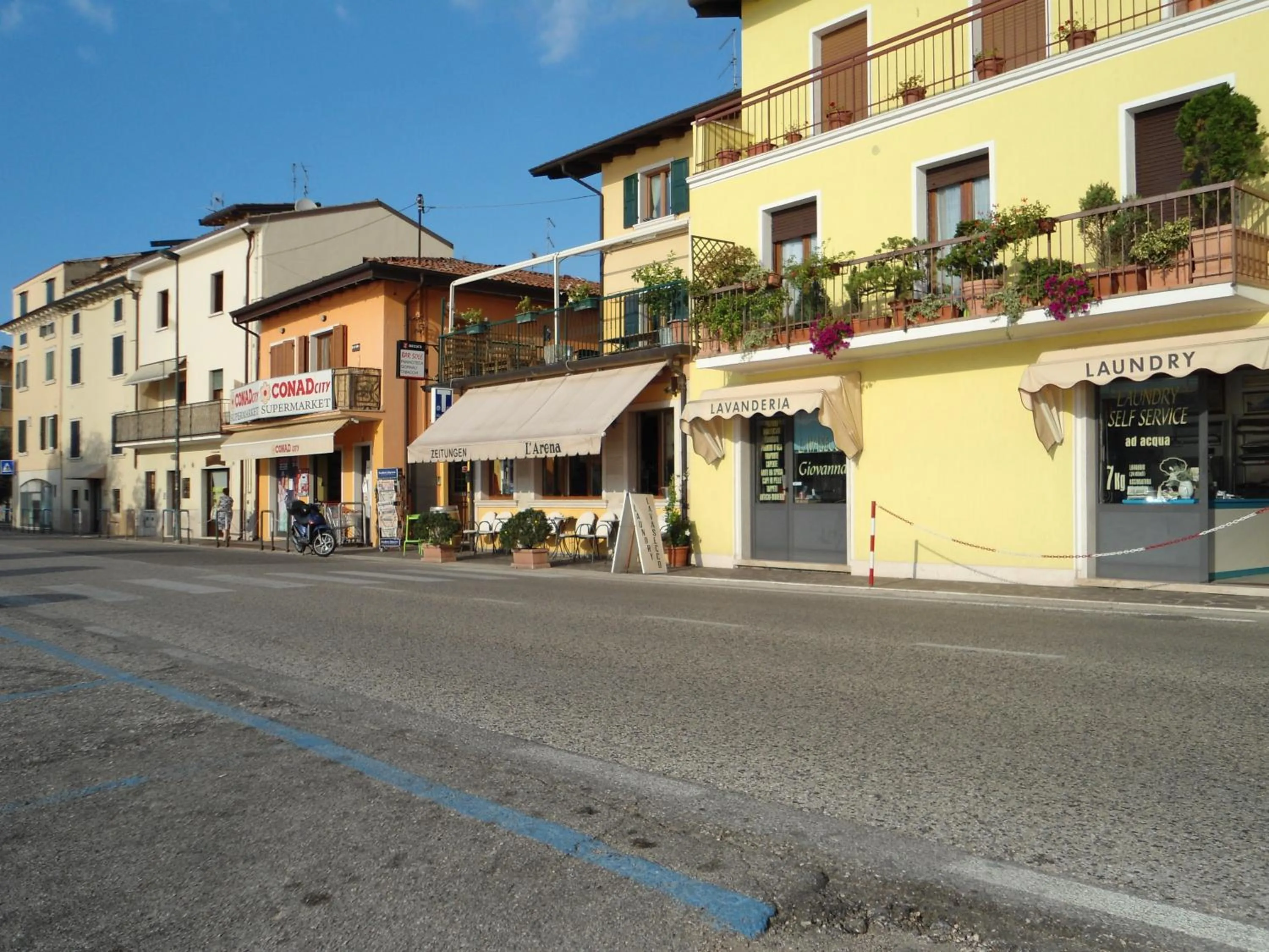 On-site shops in Appartamenti Albatros