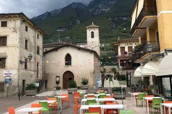 Restaurant/places to eat in Appartamenti Albatros