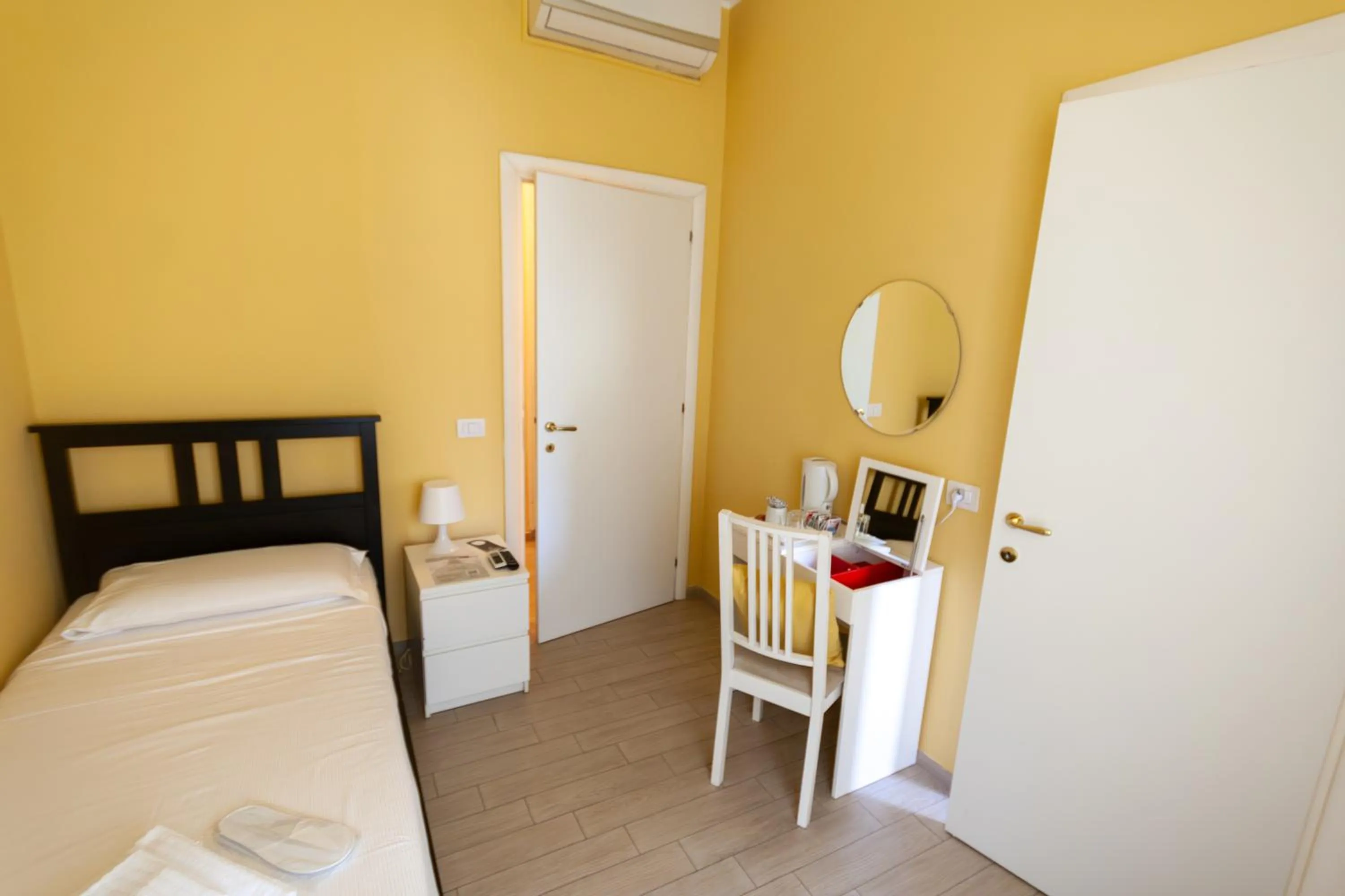 Photo of the whole room, Bed in Magna Cura