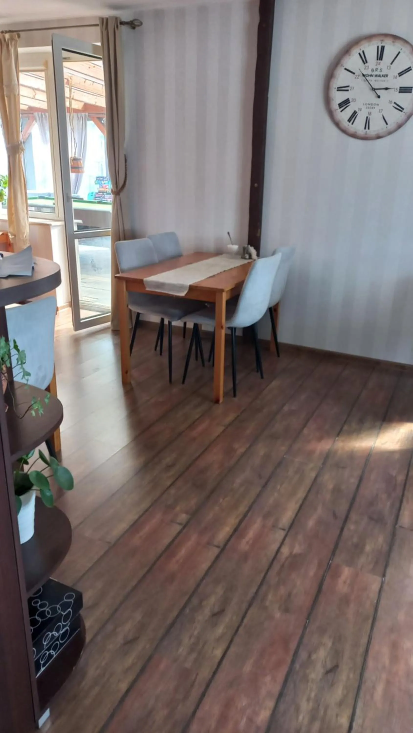 Dining area in Akwen