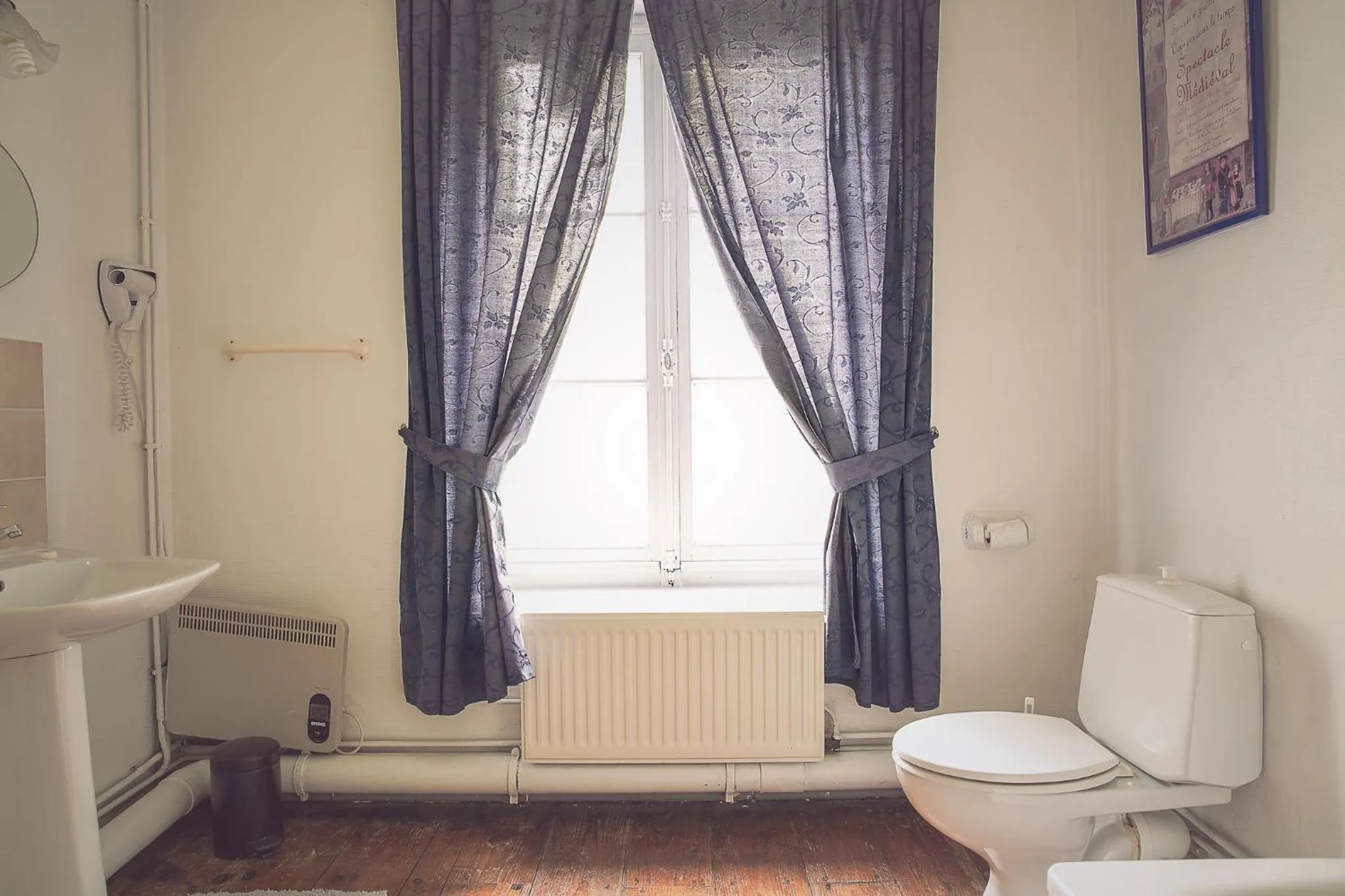 Bathroom in Chateau De Grosfy