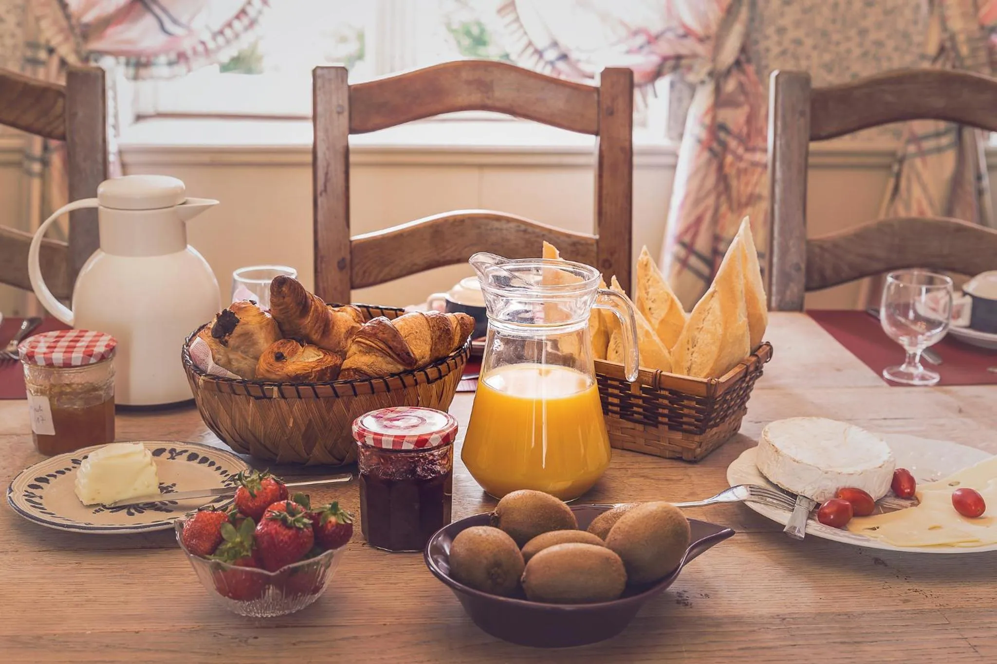 Breakfast in Chateau De Grosfy