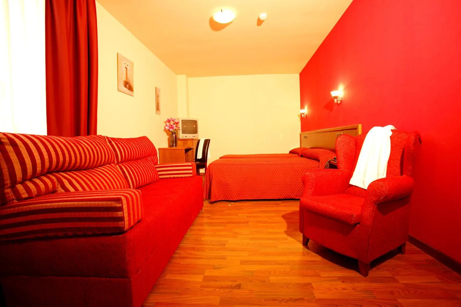 Photo of the whole room in Hotel Virgen de Covadonga