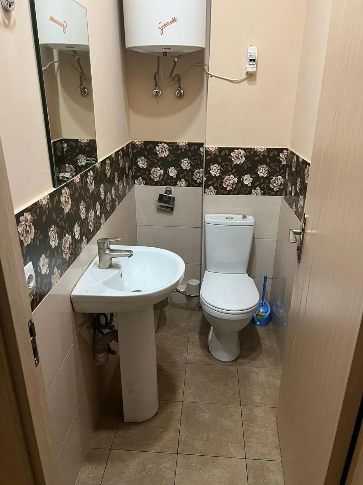 Toilet in Galaxy Hostel