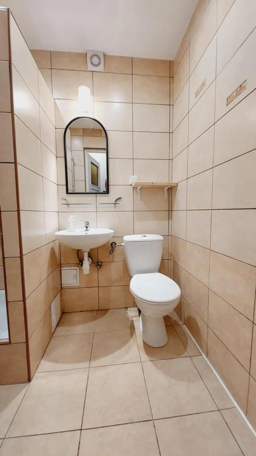 Triple Room with Private Bathroom in Korona Rooms