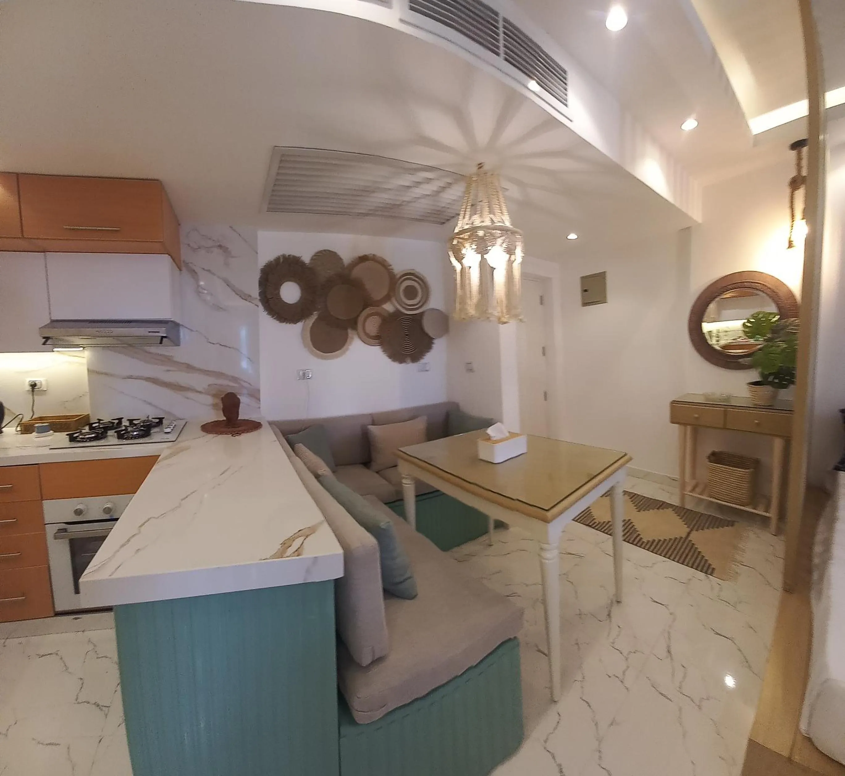Dining area in Beachfront Boho Style apartment in Fanadir Bay