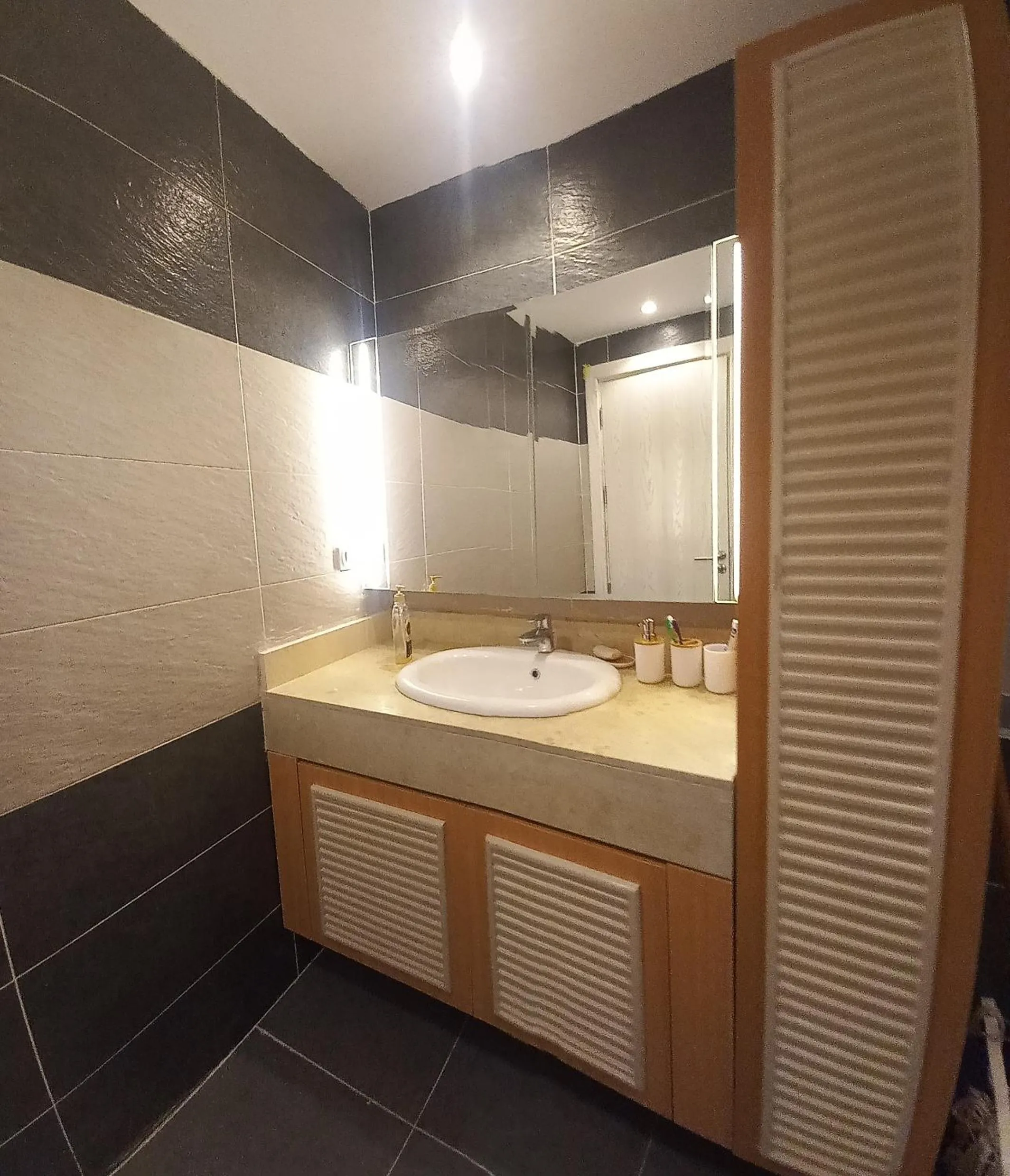 Bathroom in Beachfront Boho Style apartment in Fanadir Bay