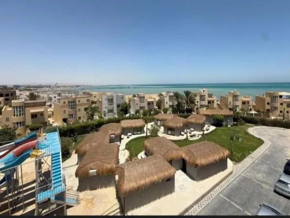 Beachfront Boho Style apartment in Fanadir Bay
