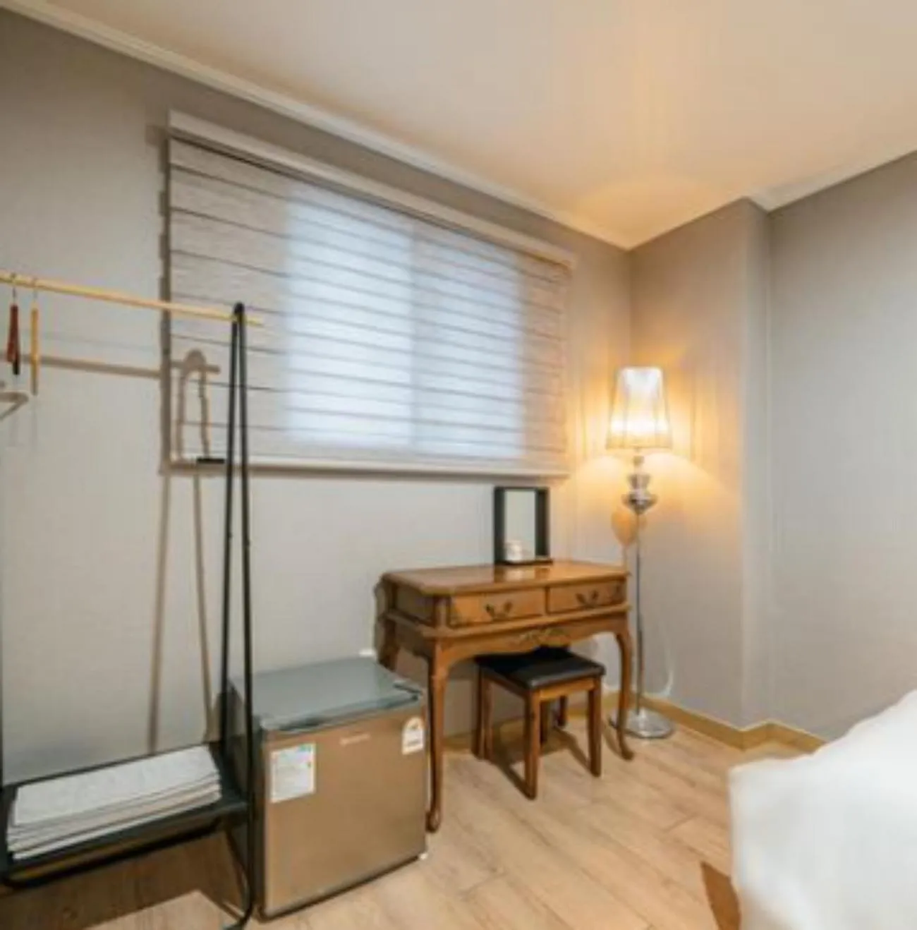 Photo of the whole room, Bed in Stay Hyun