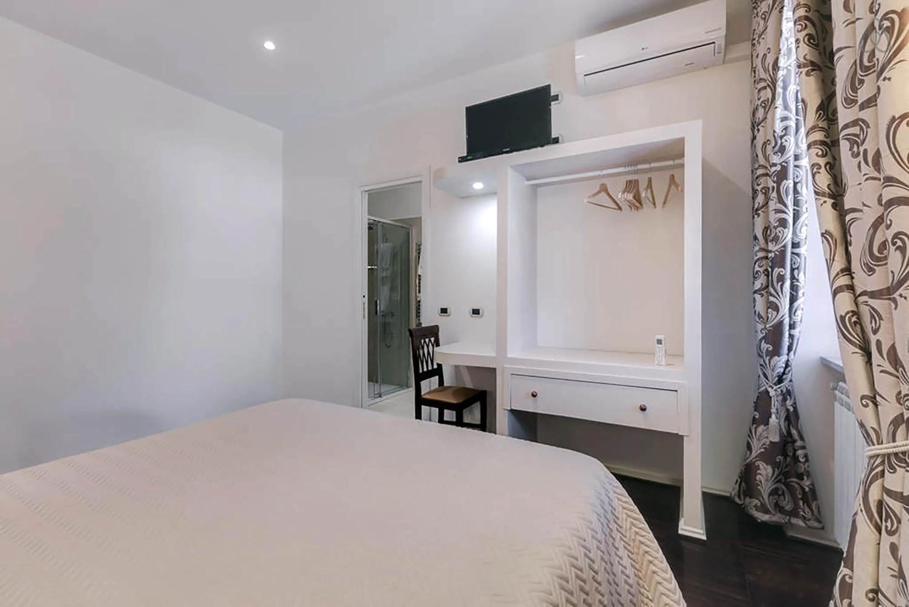 Bed in Antico Platano