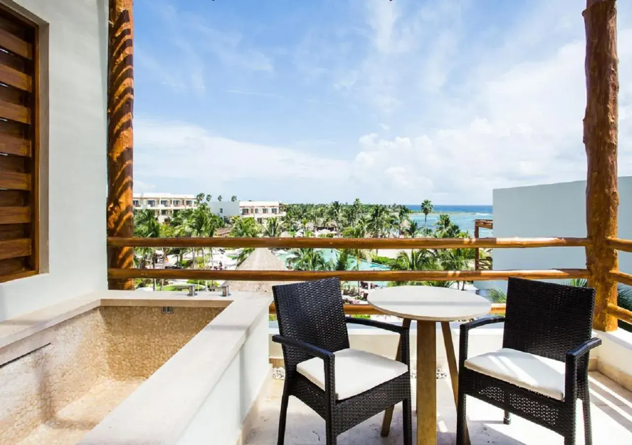 Preferred Club Junior Suite Ocean View King in Secrets Akumal Riviera Maya - Adults Only Preferred Club Junior Suite Ocean View King in Secrets Akumal Riviera Maya - Adults Only