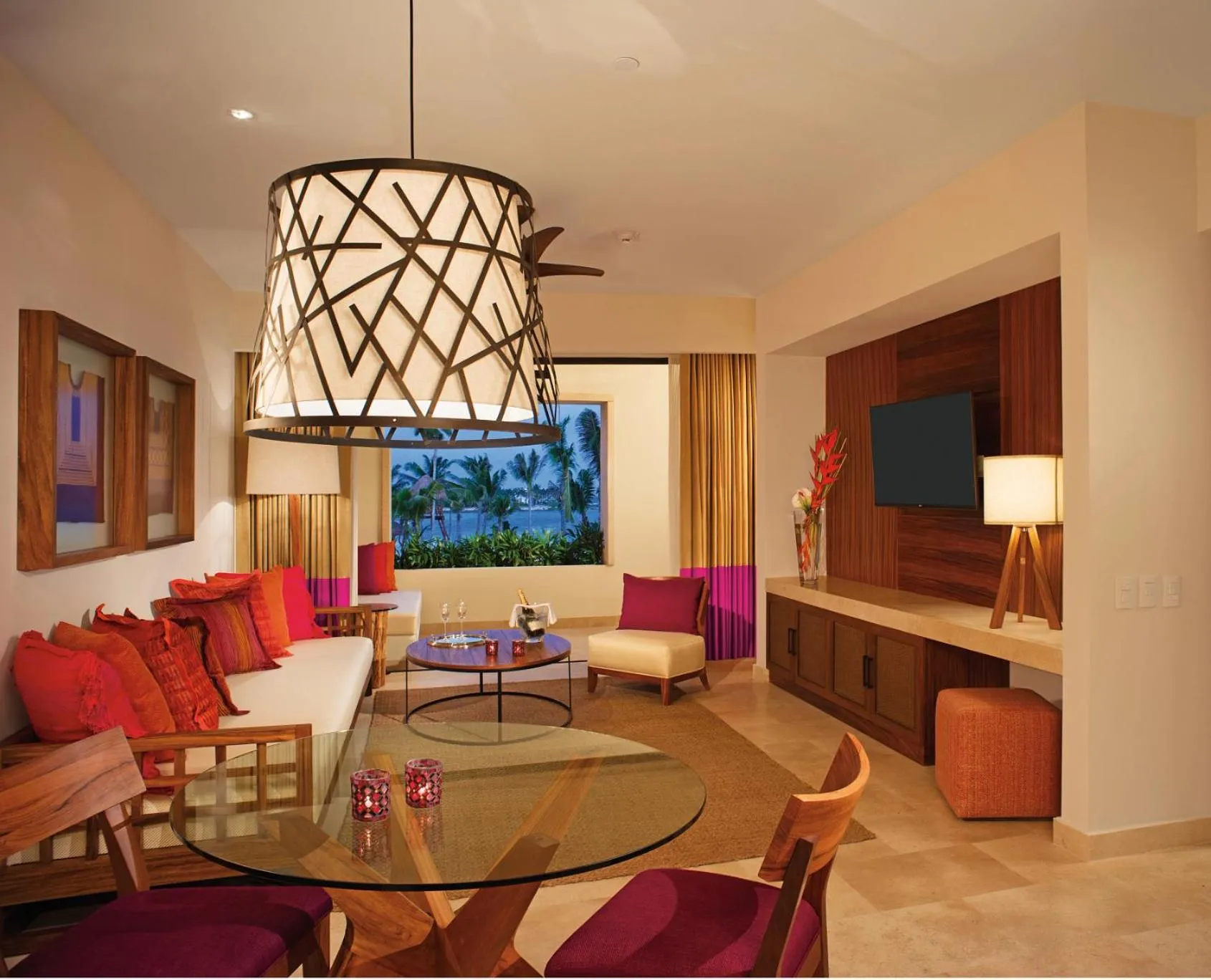 Communal lounge/ TV room in Secrets Akumal Riviera Maya - Adults Only