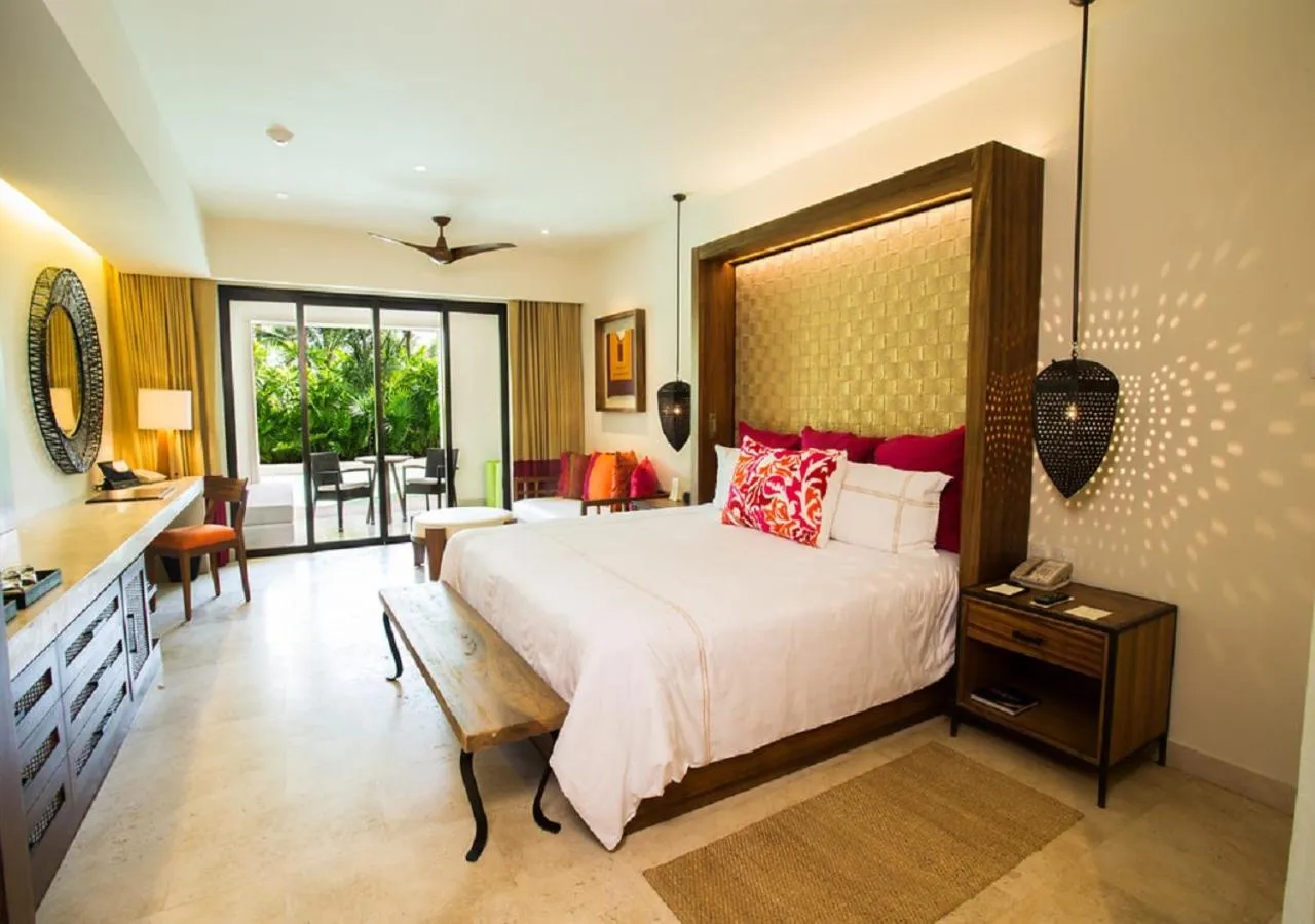 Balcony/Terrace, Bed in Secrets Akumal Riviera Maya - Adults Only