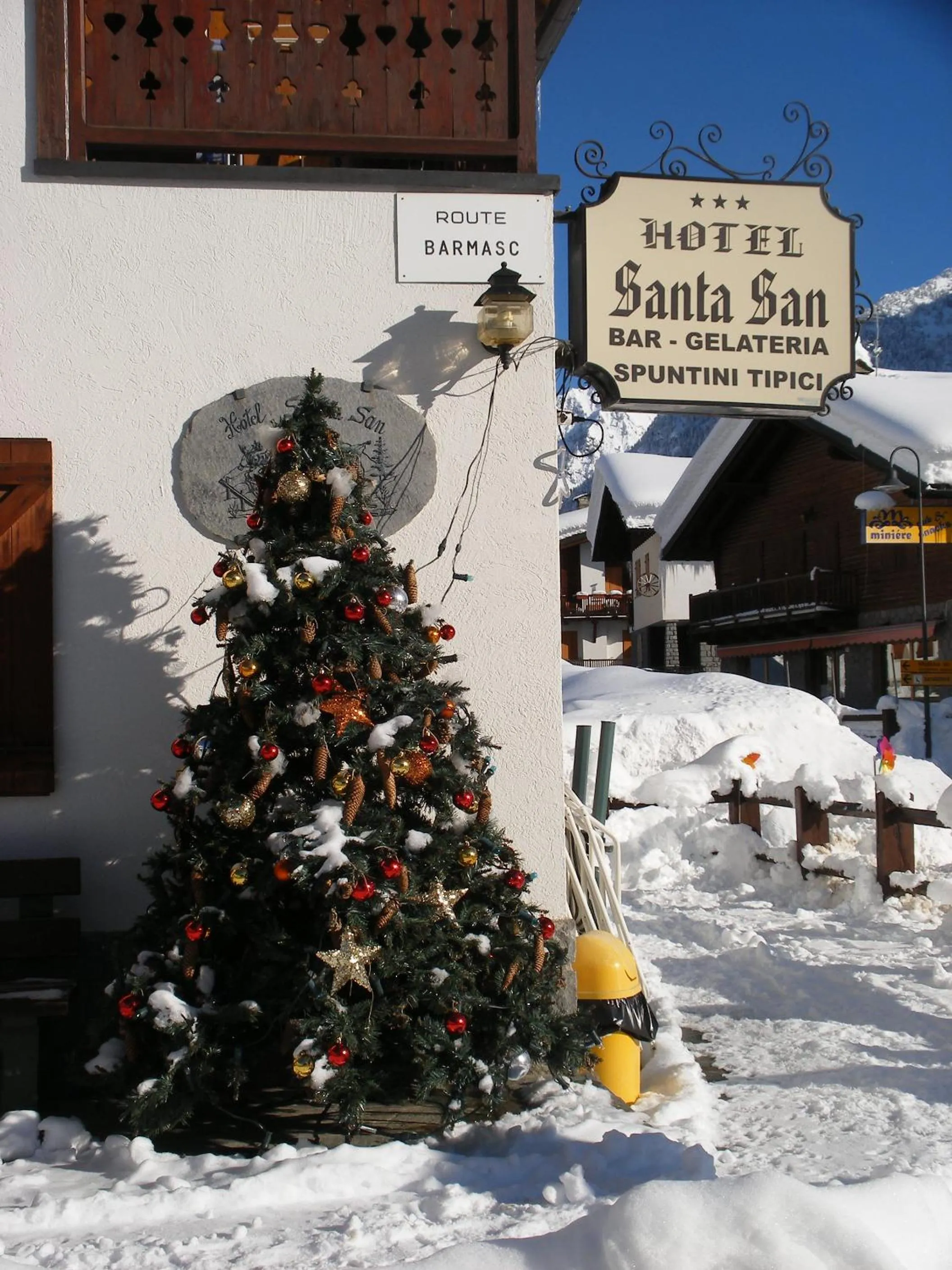 Property logo or sign in Santa San