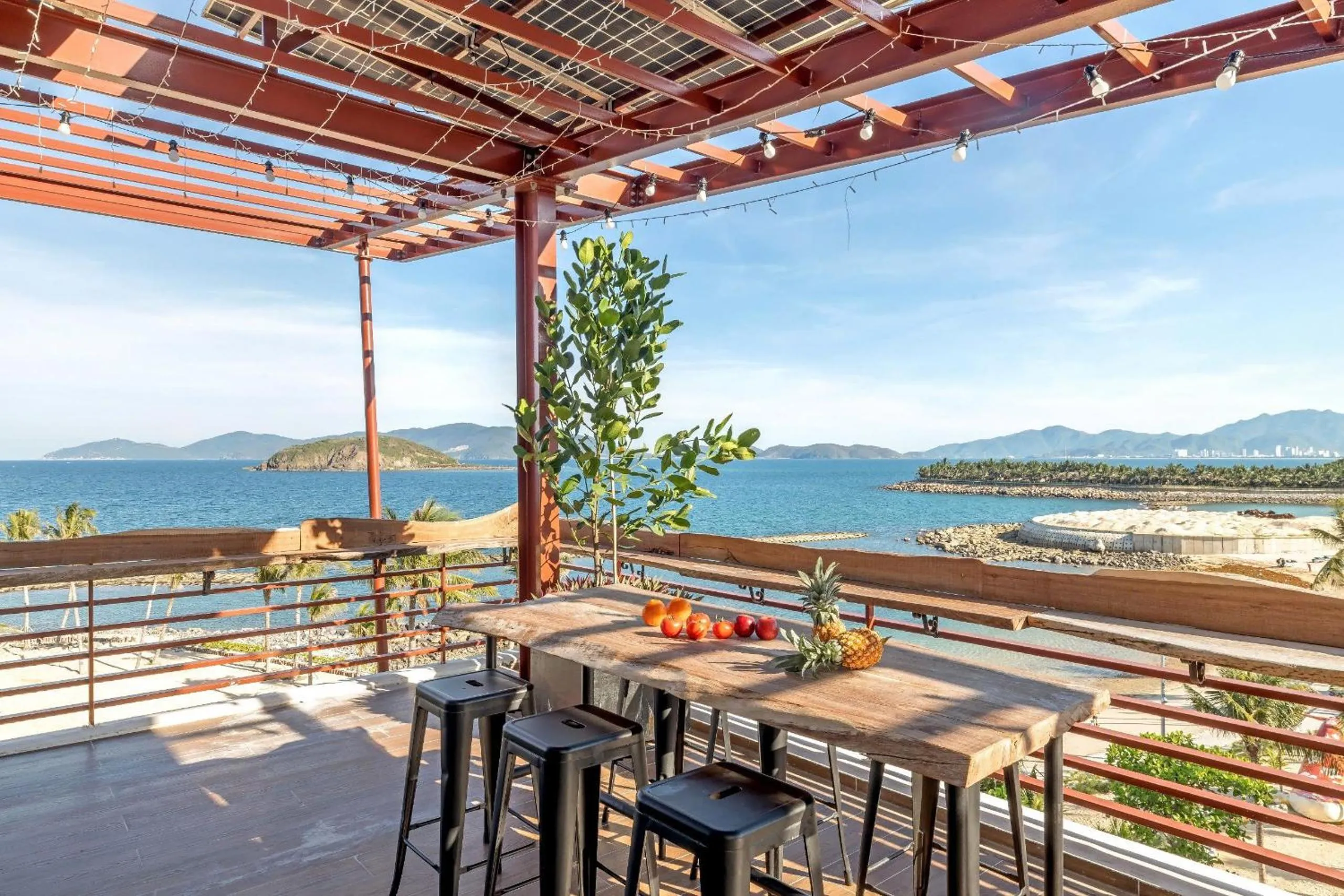 Day in Cozy Front Beach House wid Private Beach