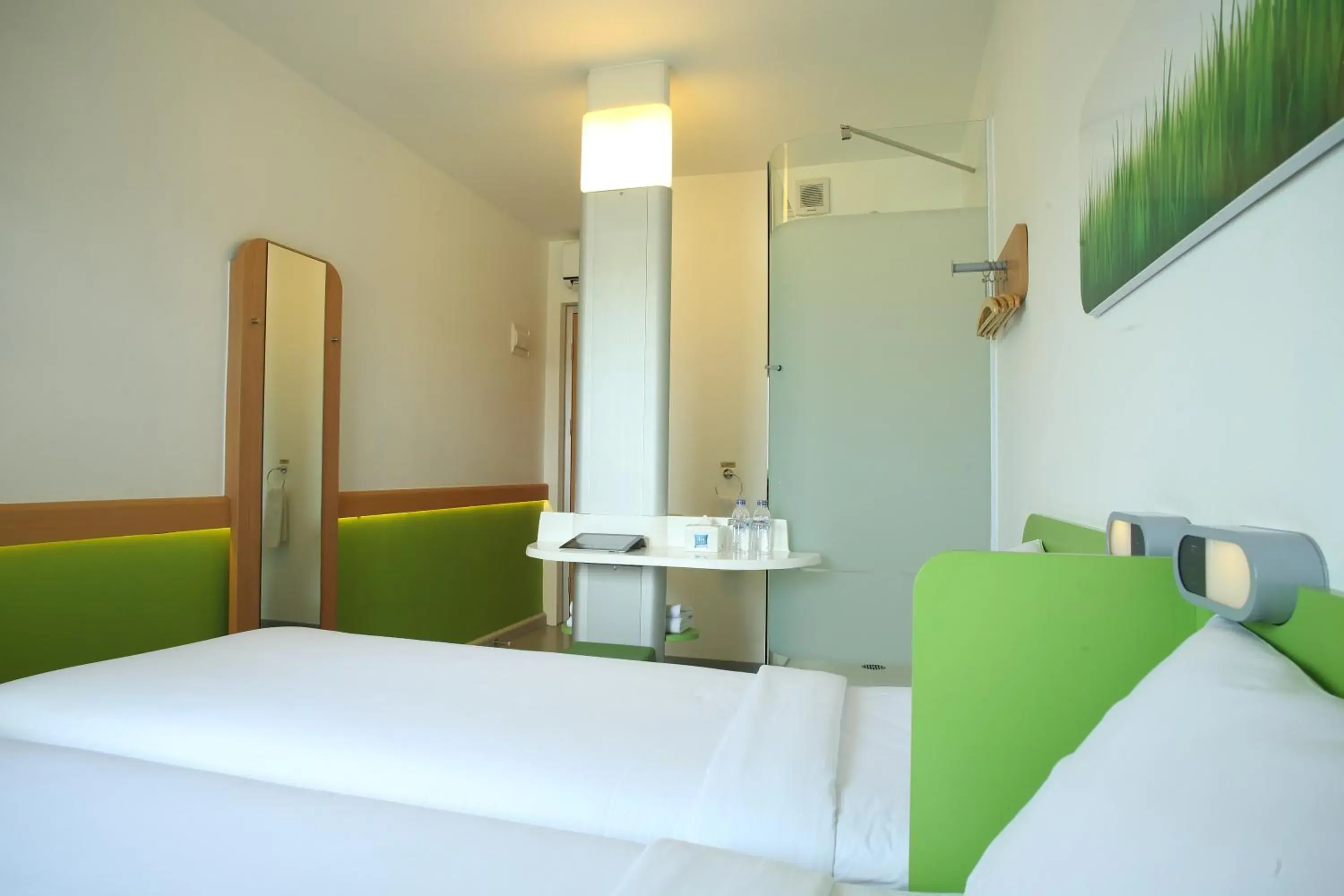 Standard Twin Room with Runaway View in Cordia Hotel Surabaya Airport - Hotel Dalam Bandara Standard Twin Room with Runaway View in Cordia Hotel Surabaya Airport - Hotel Dalam Bandara