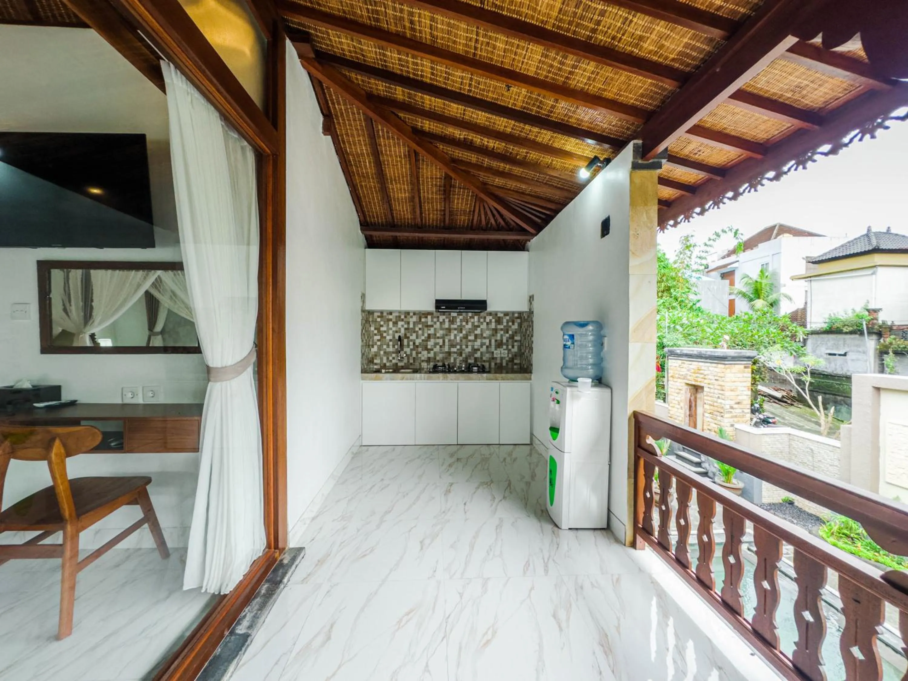 Kitchen or kitchenette in Kubu Manah Ubud