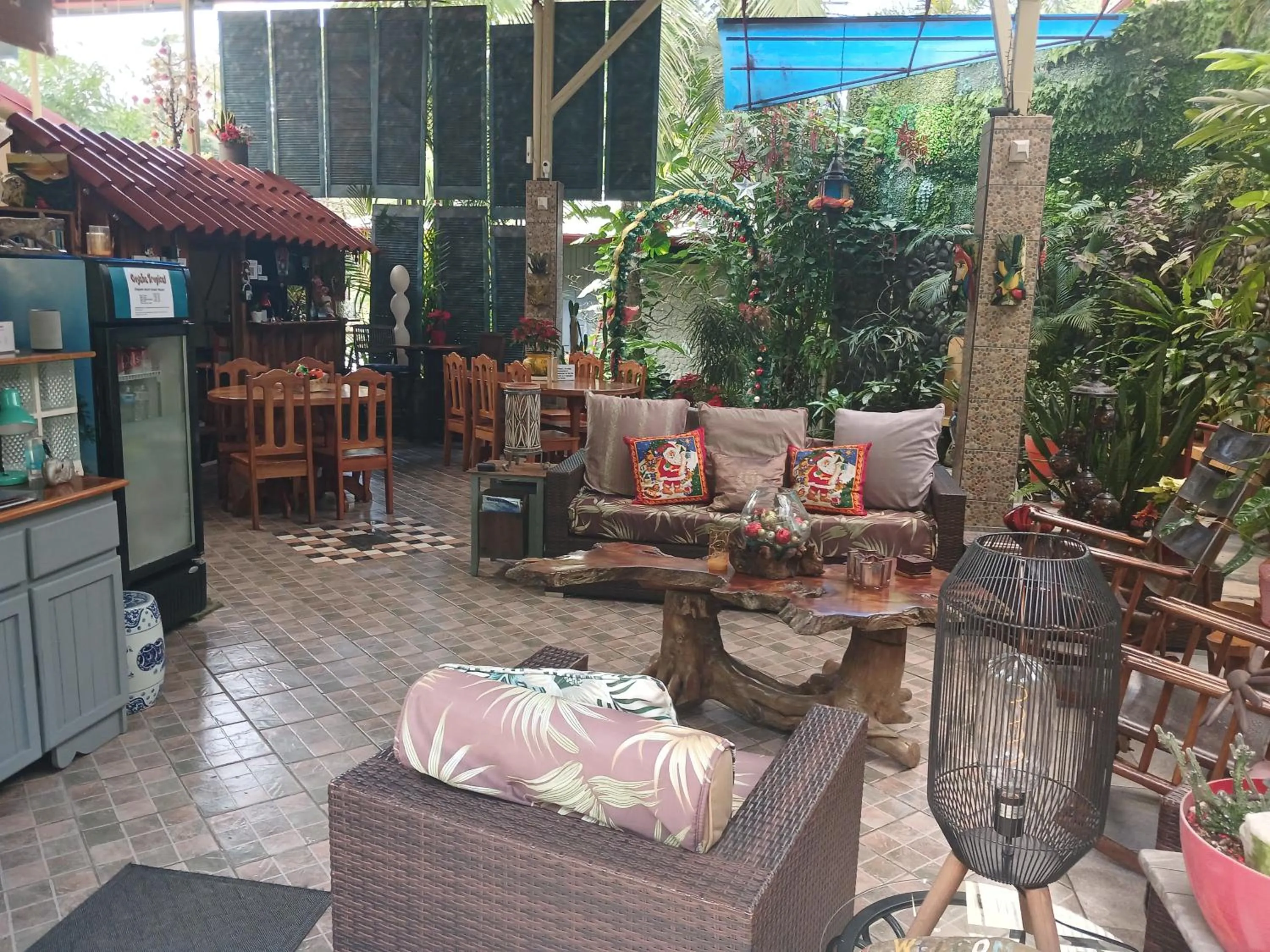 Lounge or bar in Coyaba Tropical Elegant Adult Guesthouse