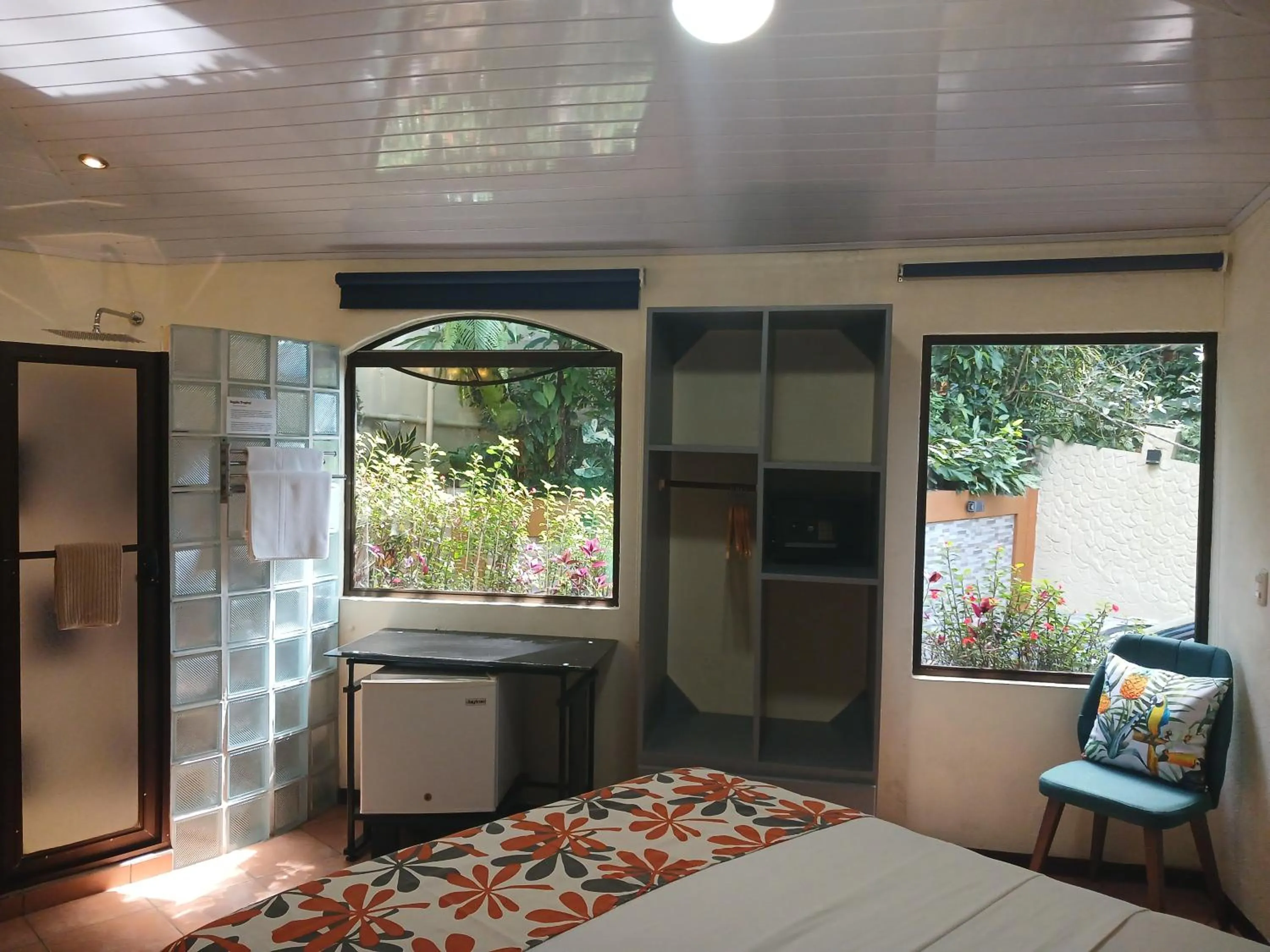 Bedroom, Bed in Coyaba Tropical Elegant Adult Guesthouse