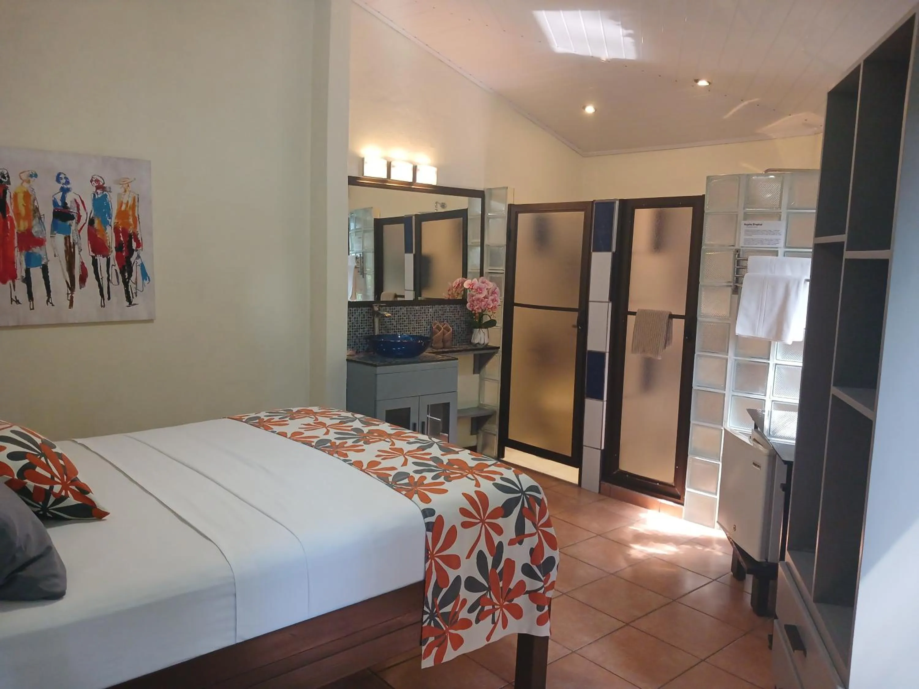 Bedroom, Bed in Coyaba Tropical Elegant Adult Guesthouse